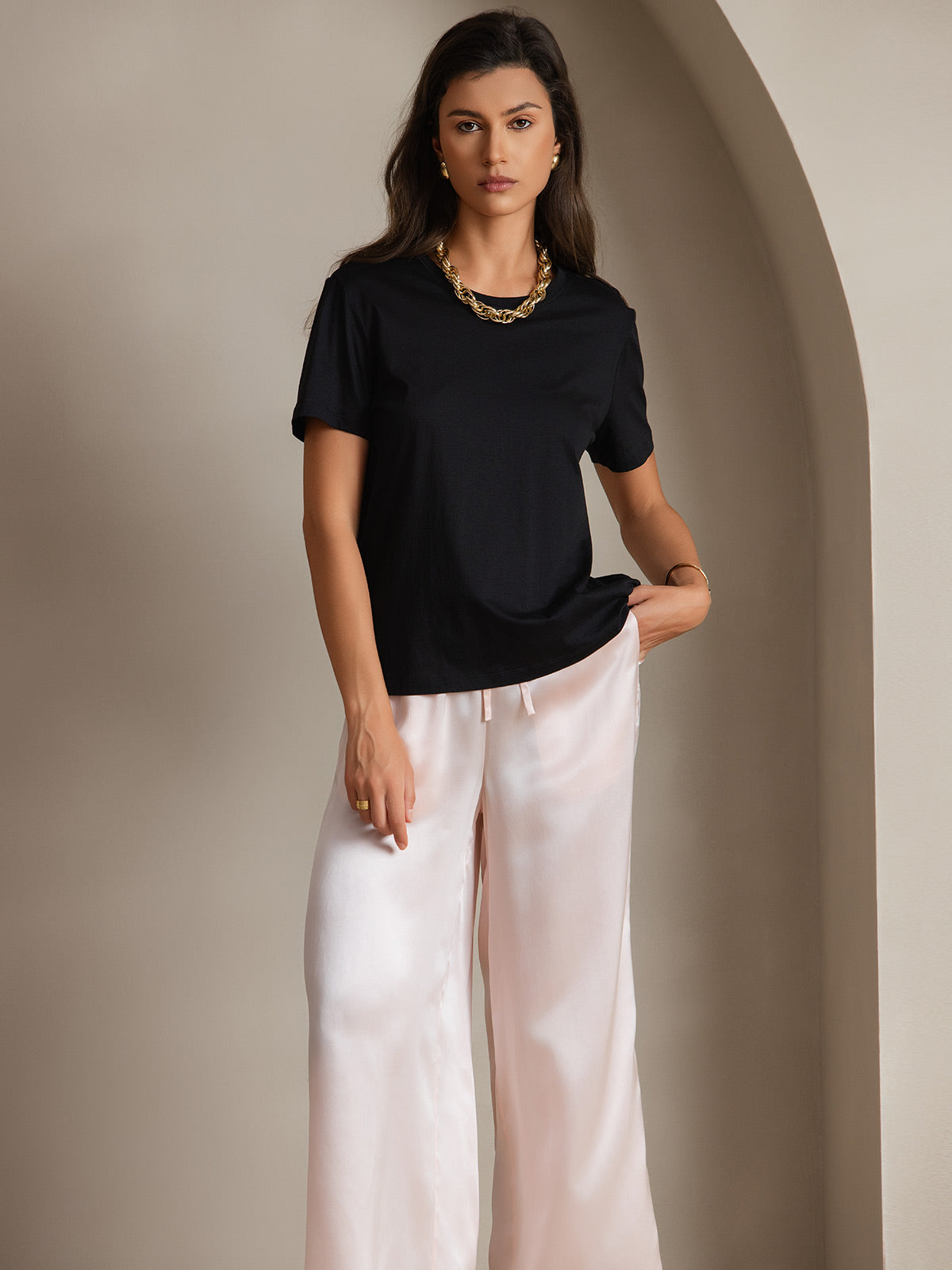 [Black] SilkSilky Silk Knitted Short Sleeve Round Neck Women's T-Shirt 001