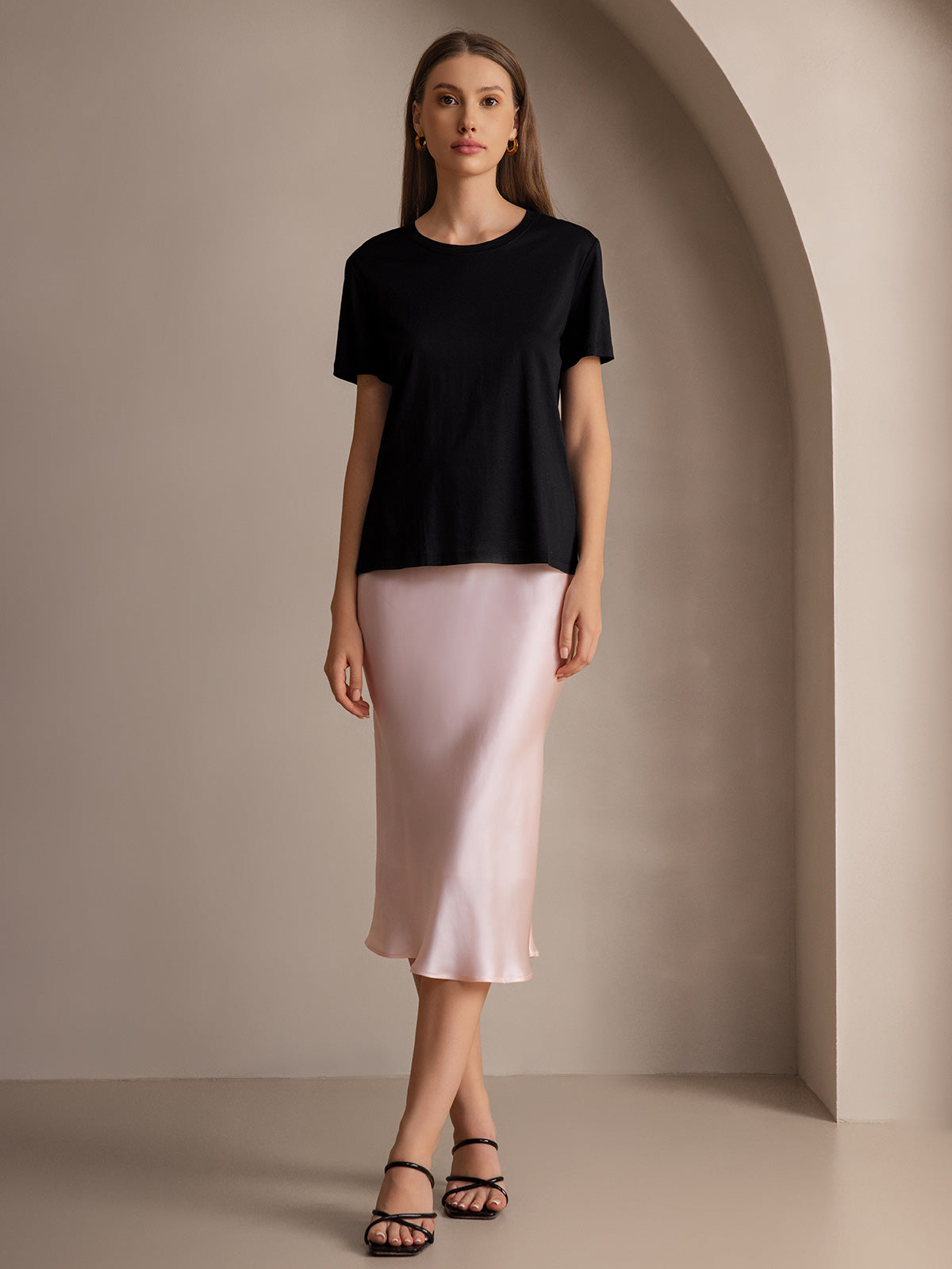 [Black] SilkSilky Silk Knitted Short Sleeve Round Neck Women's T-Shirt 001