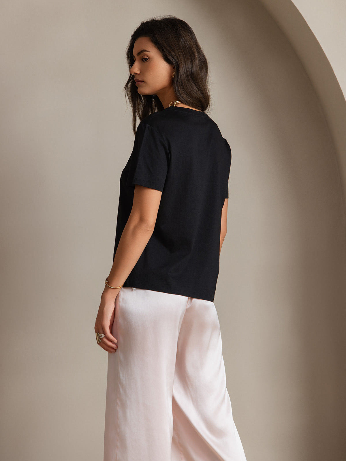 [Black] SilkSilky Silk Knitted Short Sleeve Round Neck Women's T-Shirt 002
