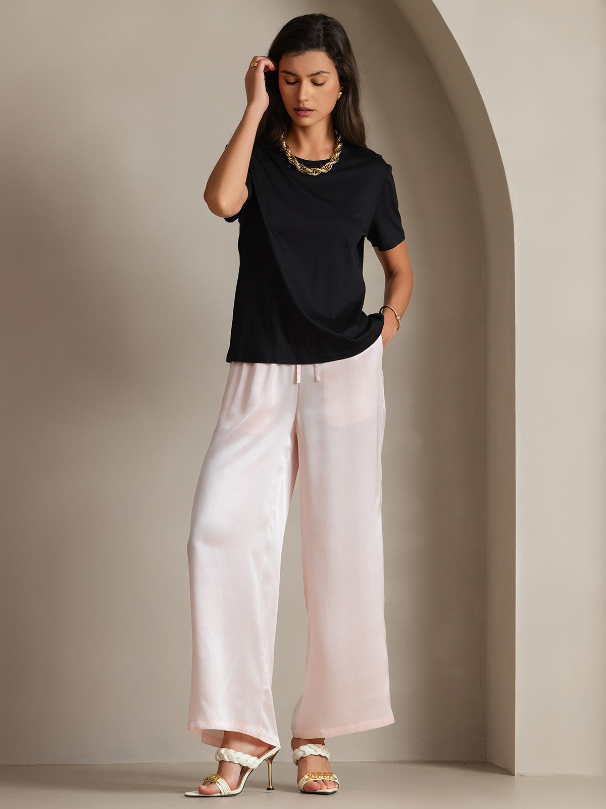 [Black] SilkSilky Silk Knitted Short Sleeve Round Neck Women's T-Shirt 005