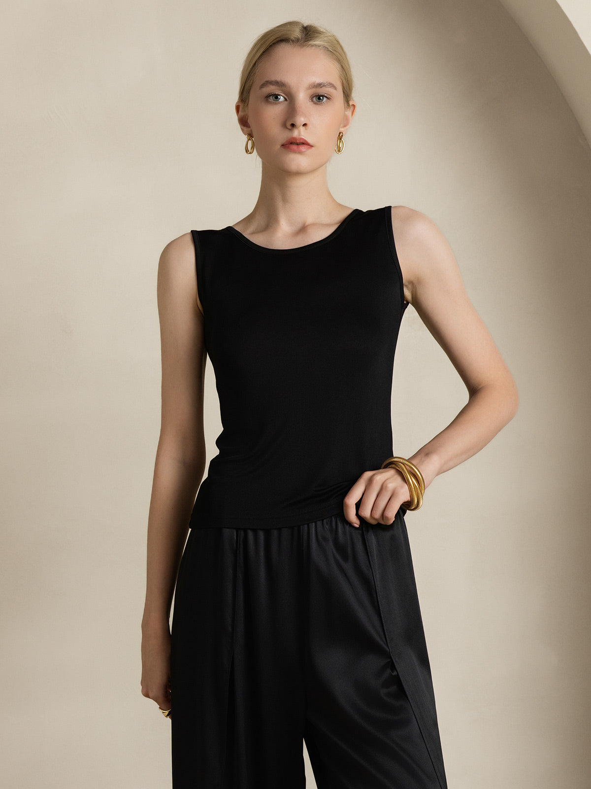 [Black] SilkSilky Silk Knitted Sleeveless Round Neck Women's T-Shirt 003