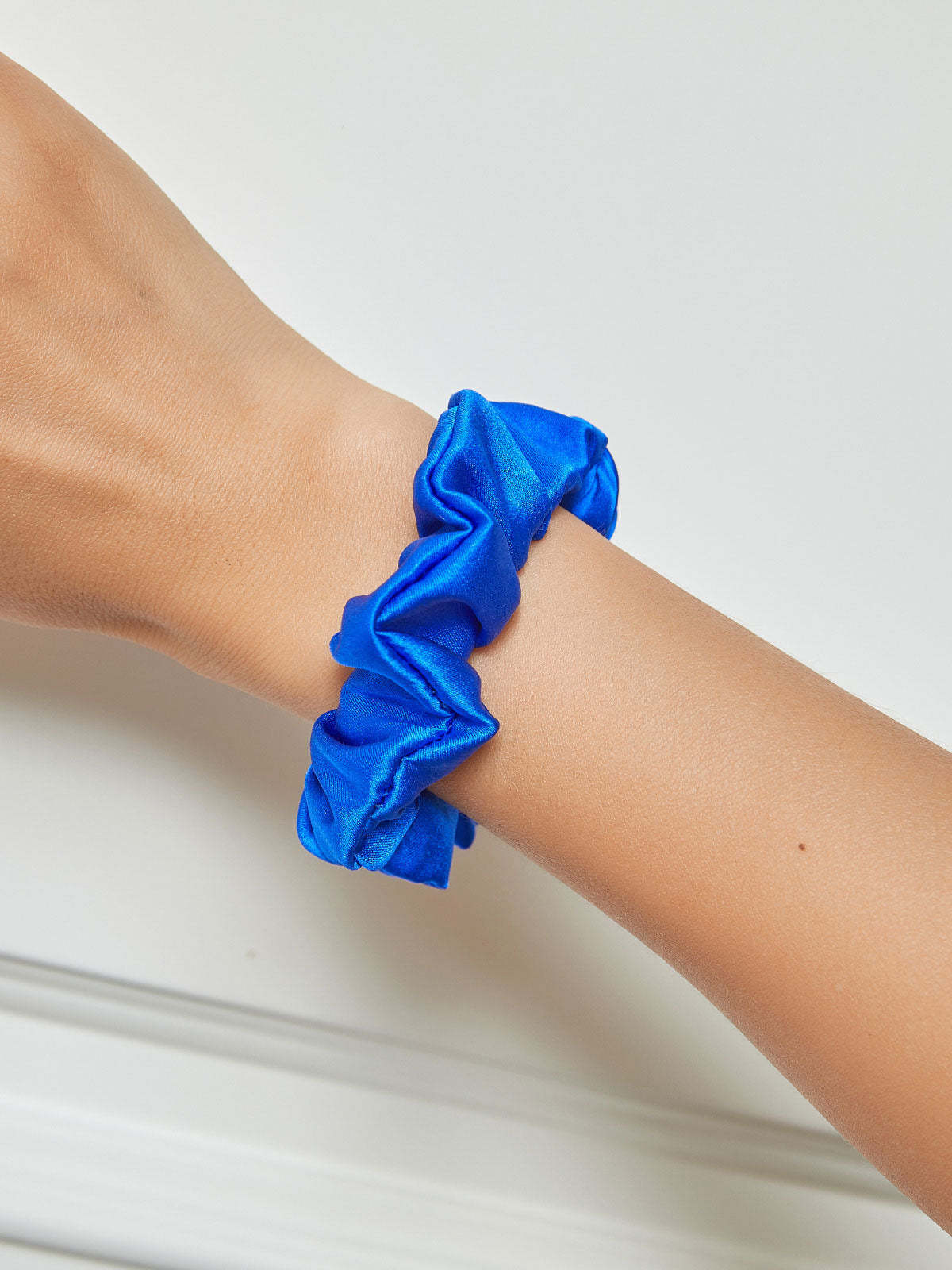 [Blue] SilkSilky 19Momme Pure Silk Scrunchie 001