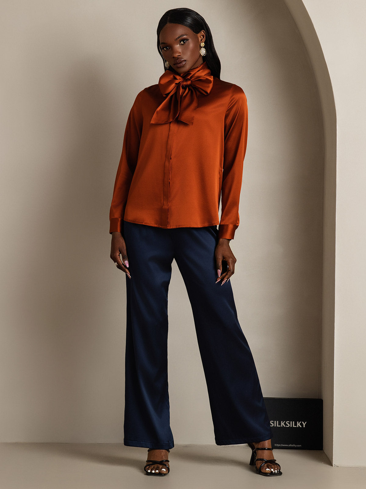 [Caramel] SilkSilky  19Momme Silk Long Sleeve Tie Neck Blouse 008