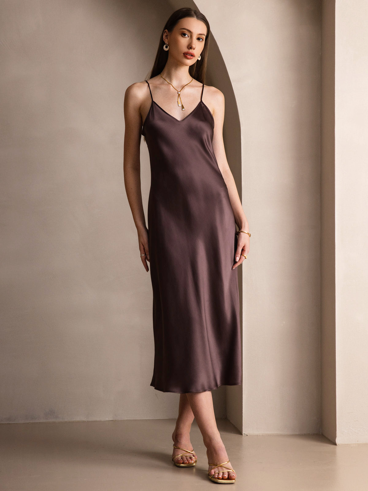 関税込 CELINE long dress in lame tiger silk 2R64O111D-38NO_1_FW24_P2_W.tif