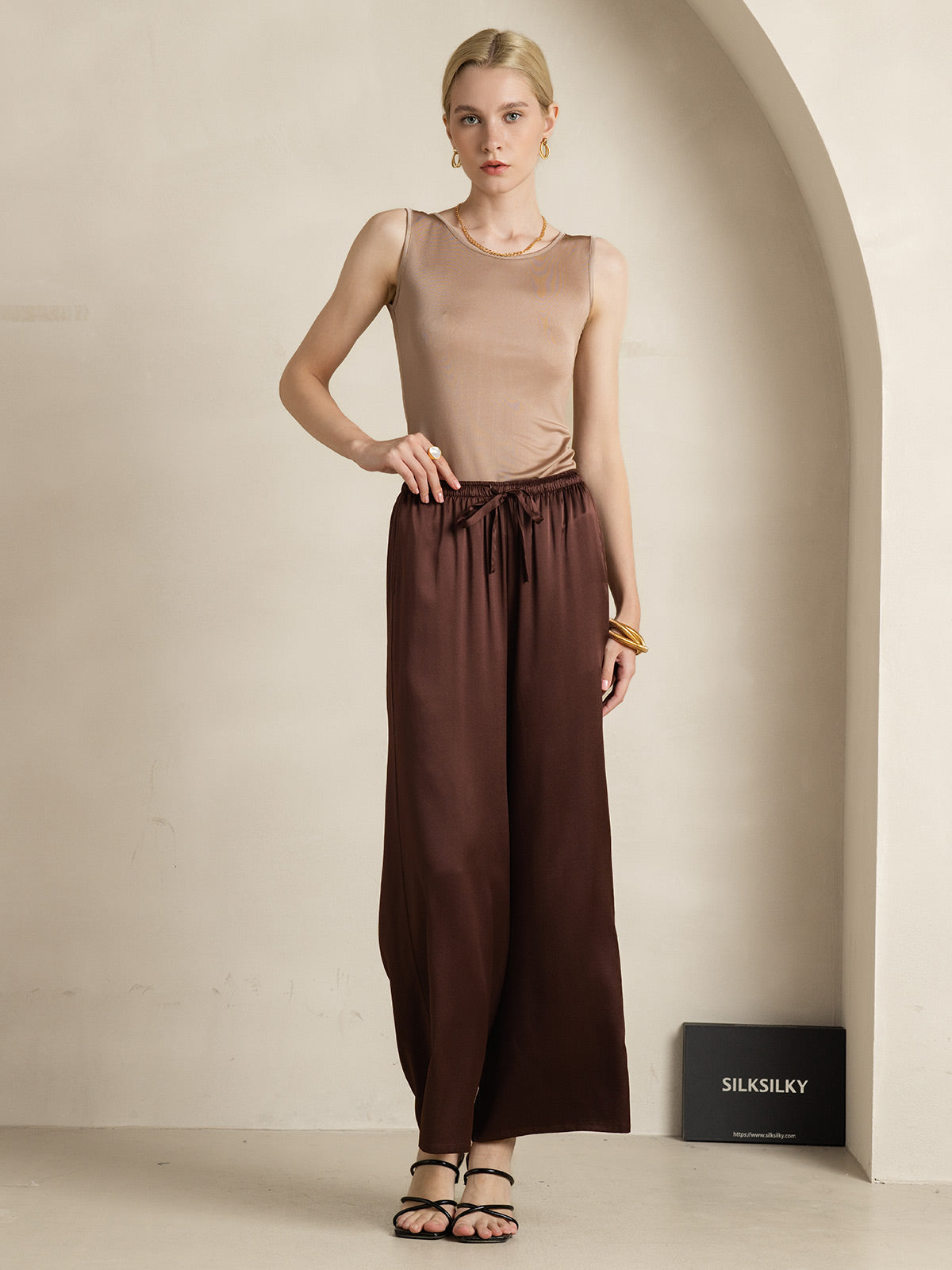 [Coffee] SilkSilky Silk Knitted Sleeveless Round Neck Women's T-Shirt 008