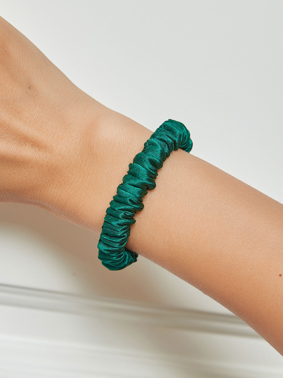 [Dark Green] SilkSilky 19Momme Pure Silk Scrunchie 001