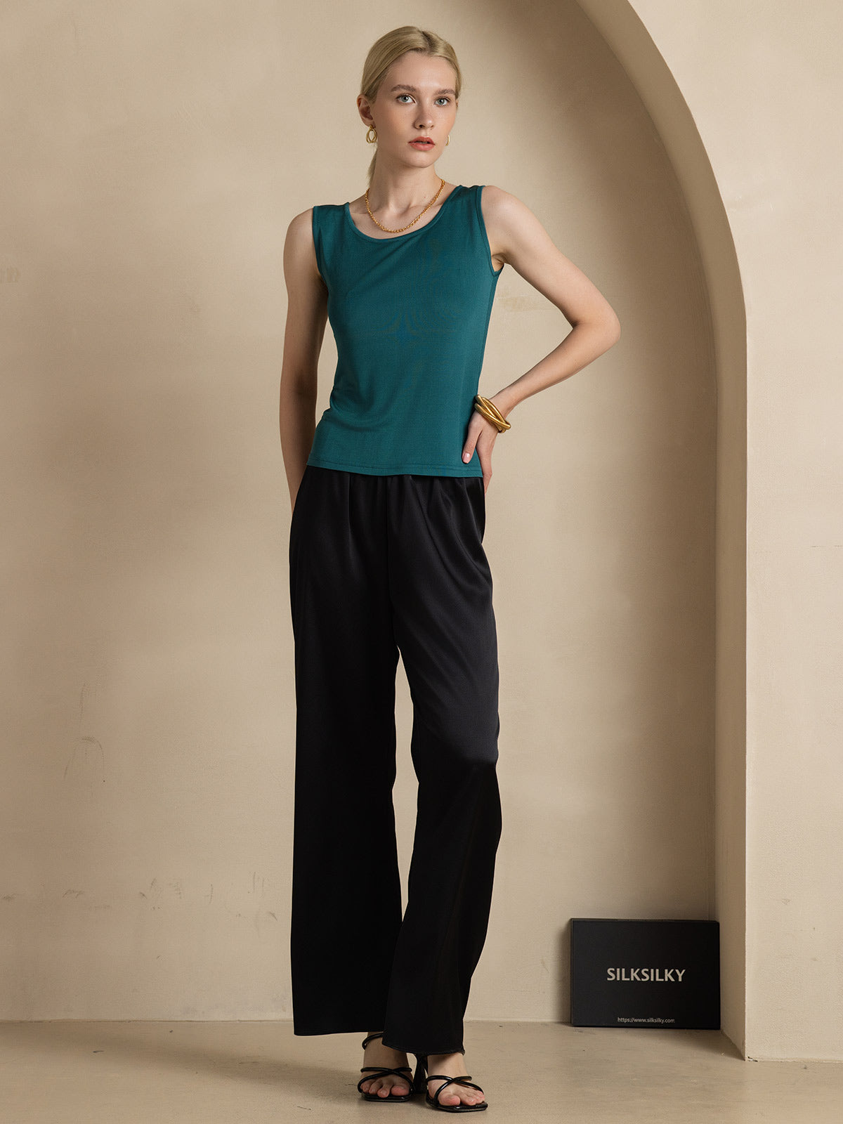 [Dark Green] SilkSilky Silk Knitted Sleeveless Round Neck Women's T-Shirt 006