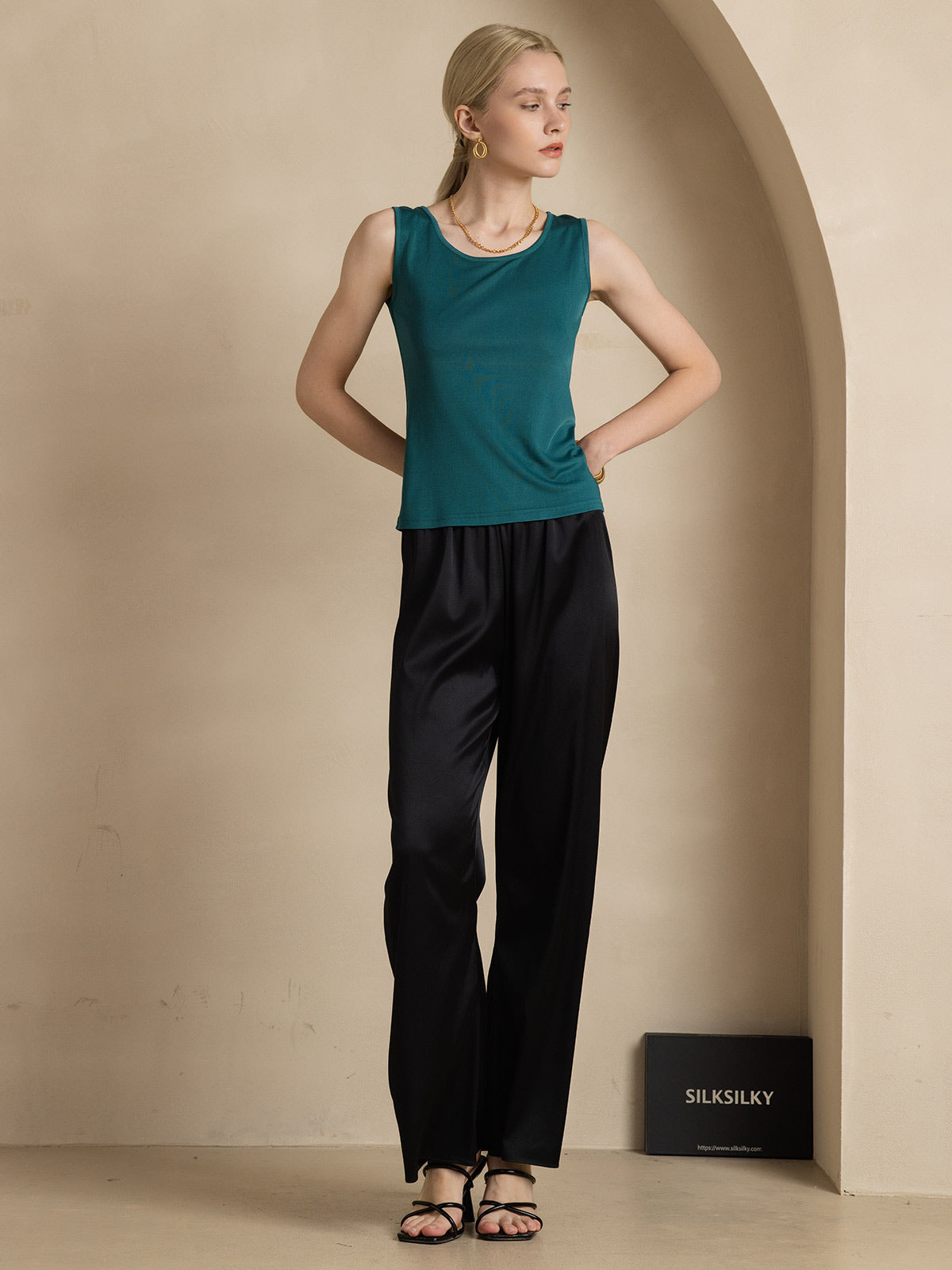 [Dark Green] SilkSilky Silk Knitted Sleeveless Round Neck Women's T-Shirt 007