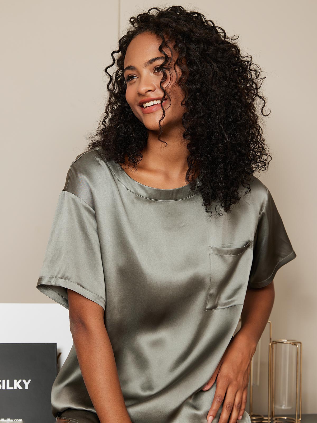 [Grayish Green] SilkSilky Pure Silk Short Sleeve Round Neck Women's Pajamas 003