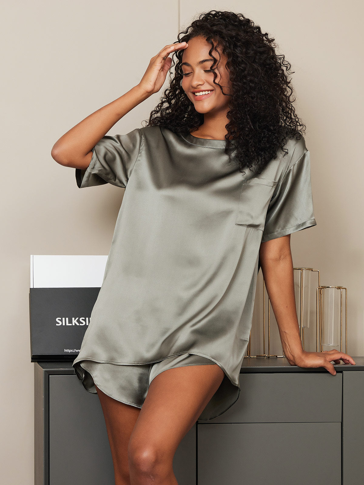 [Grayish Green] SilkSilky Pure Silk Short Sleeve Round Neck Women's Pajamas 004