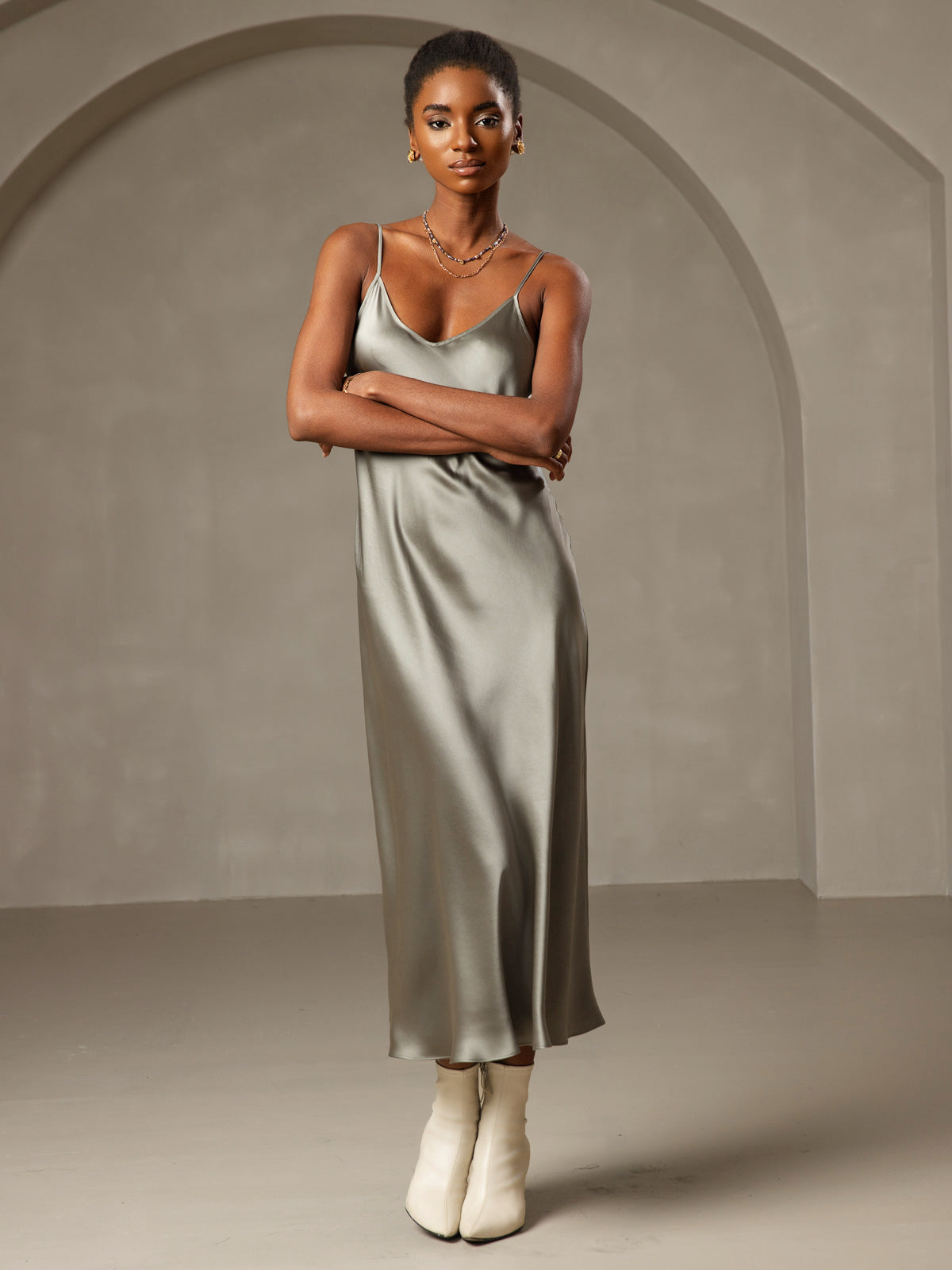 [Grayish Green] SilkSilky Pure Silk Sleeveless Round Neck Nightgown 001