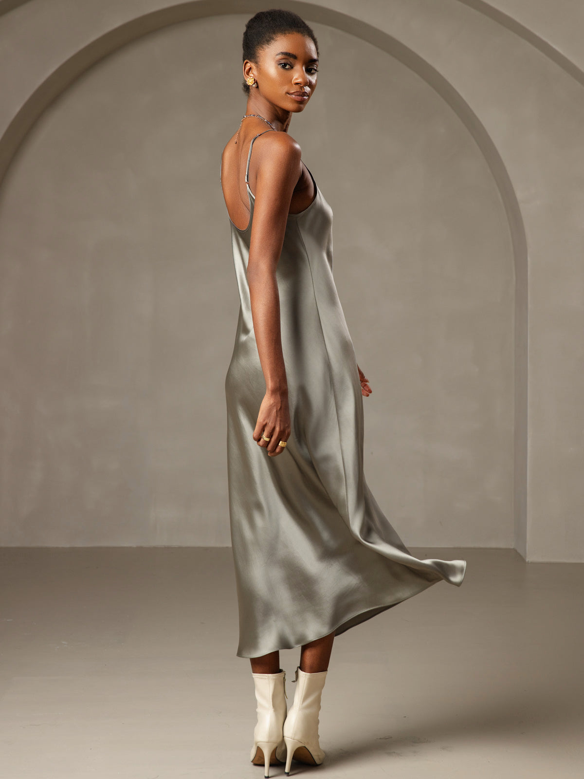 [Grayish Green] SilkSilky Pure Silk Sleeveless Round Neck Nightgown 002