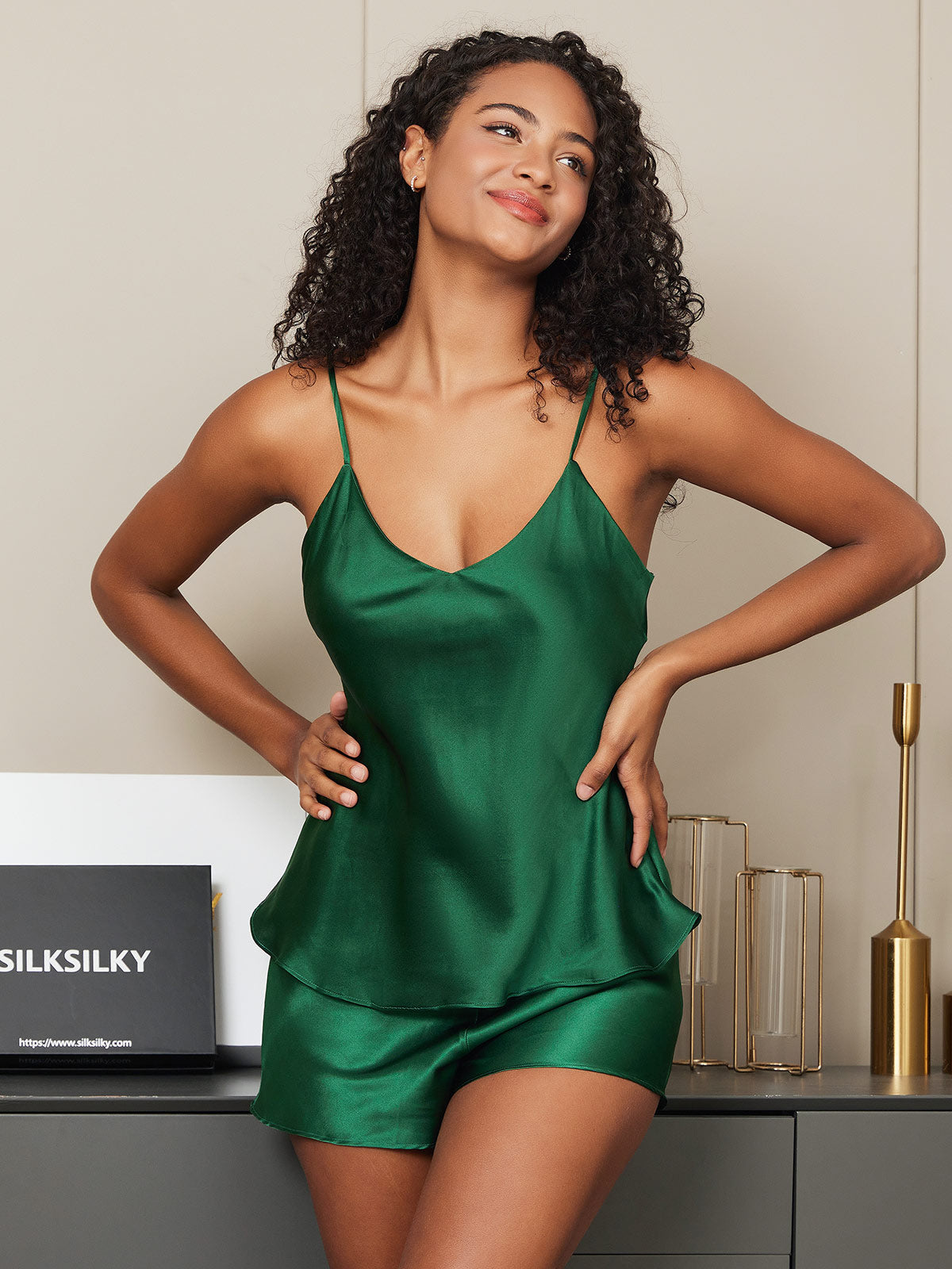 [Green] SilkSilky Pure Silk Sleeveless V Neck Camisole Set 001