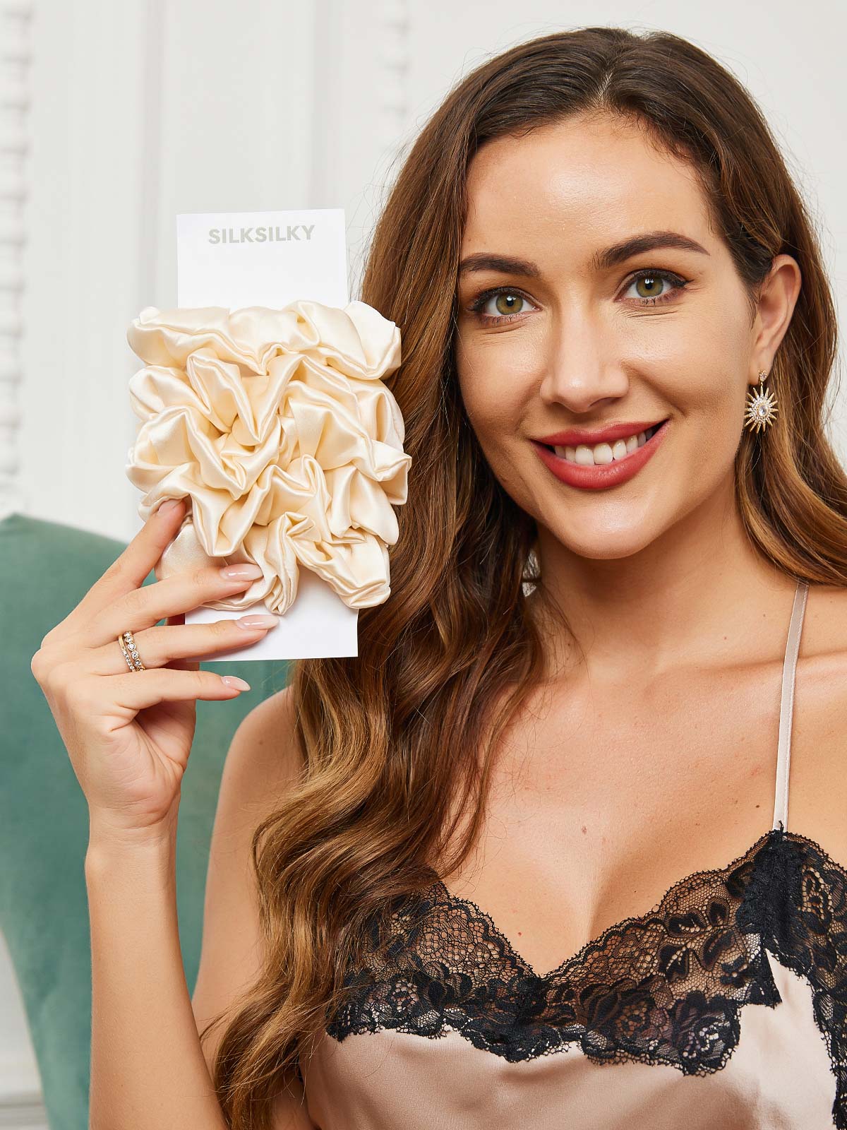 [Light Beige] SilkSilky 19Momme Pure Silk Scrunchie 001