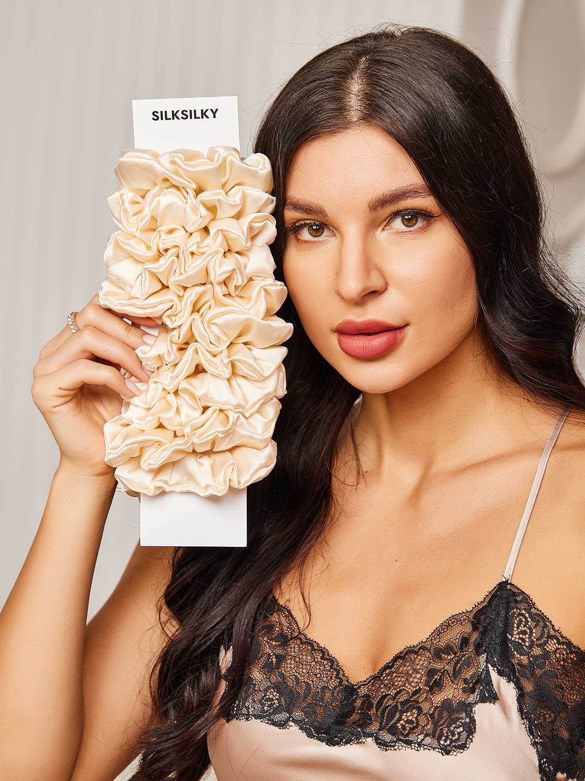 [Light Beige] SilkSilky 19Momme Pure Silk Scrunchie 001