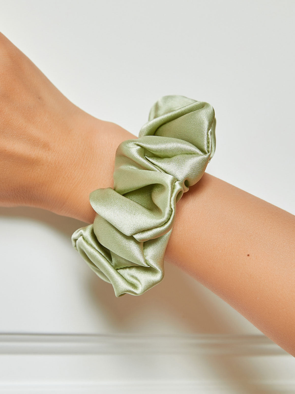 [Mint Green] SilkSilky 19Momme Pure Silk Scrunchie 001