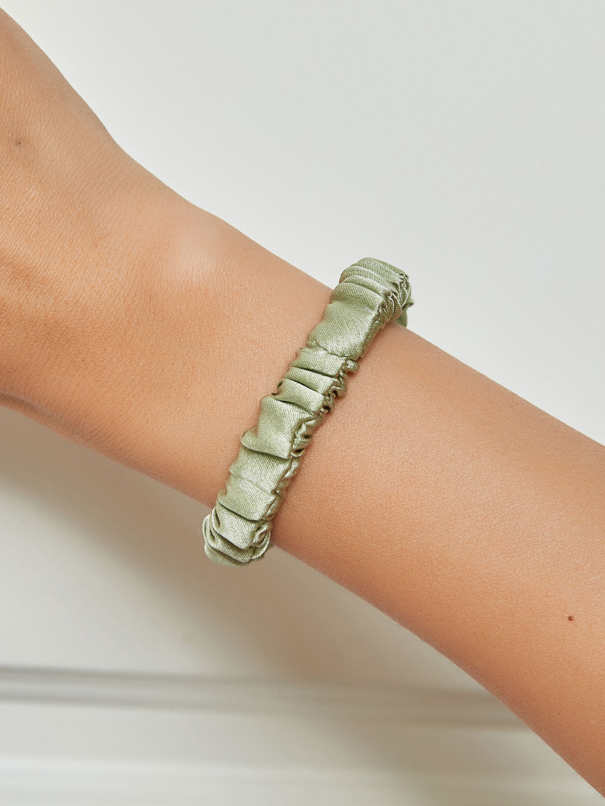 [Mint Green] SilkSilky 19Momme Pure Silk Scrunchie 001