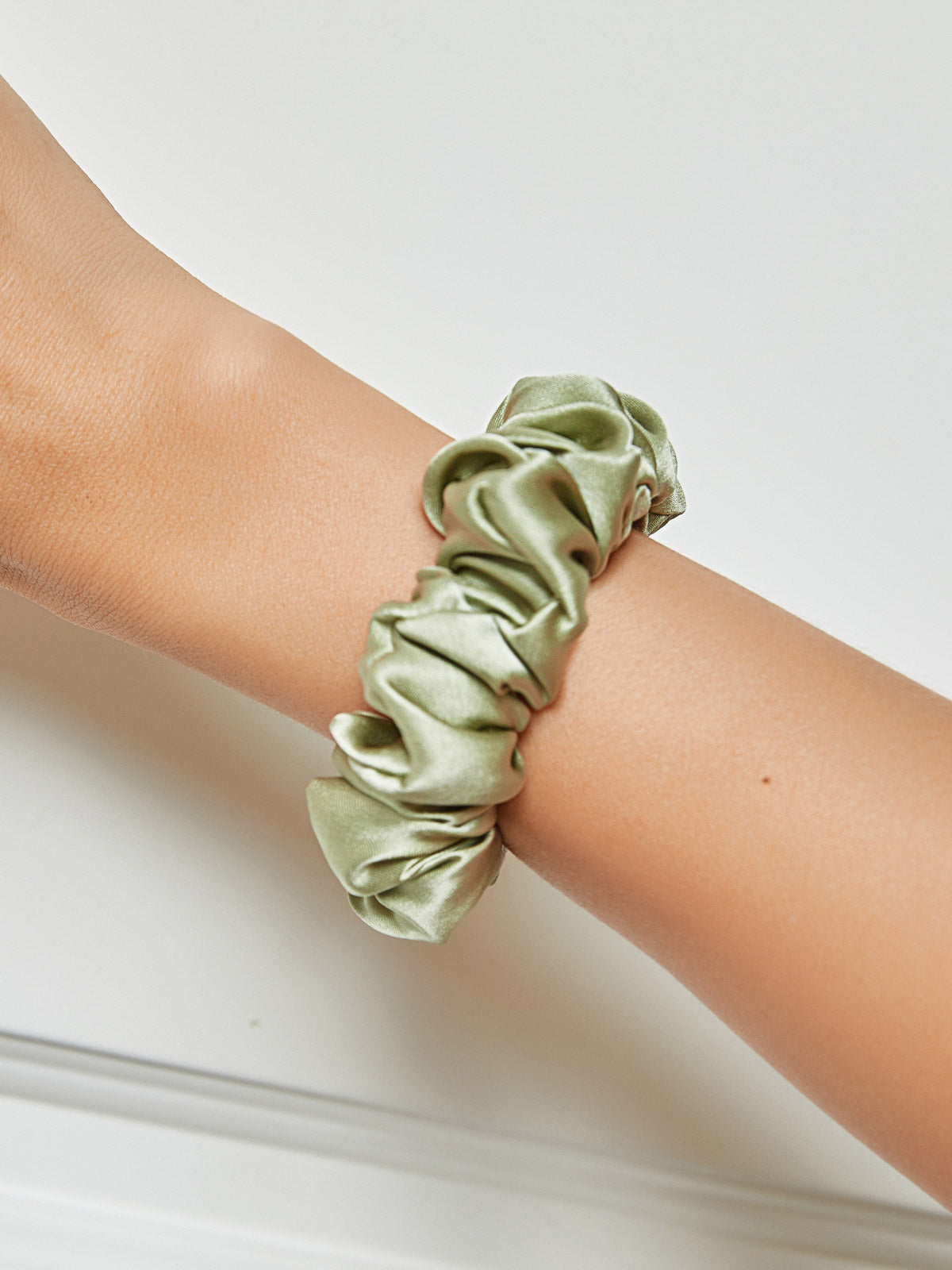 [Mint Green] SilkSilky 19Momme Pure Silk Scrunchie 001