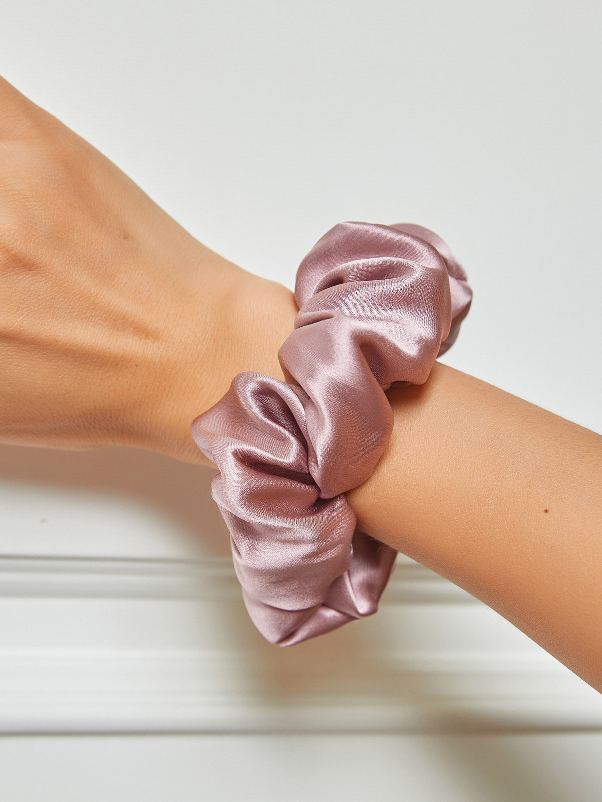 [Pale Mauve] SilkSilky 19Momme Pure Silk Scrunchie 001