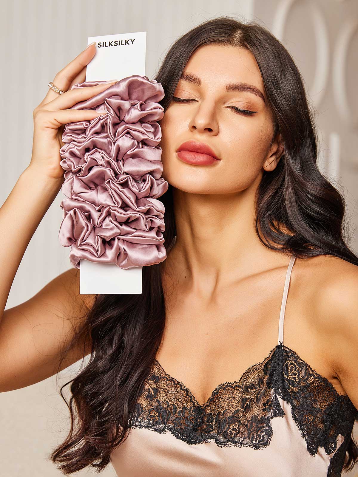 [Pale Mauve] SilkSilky 19Momme Pure Silk Scrunchie 002