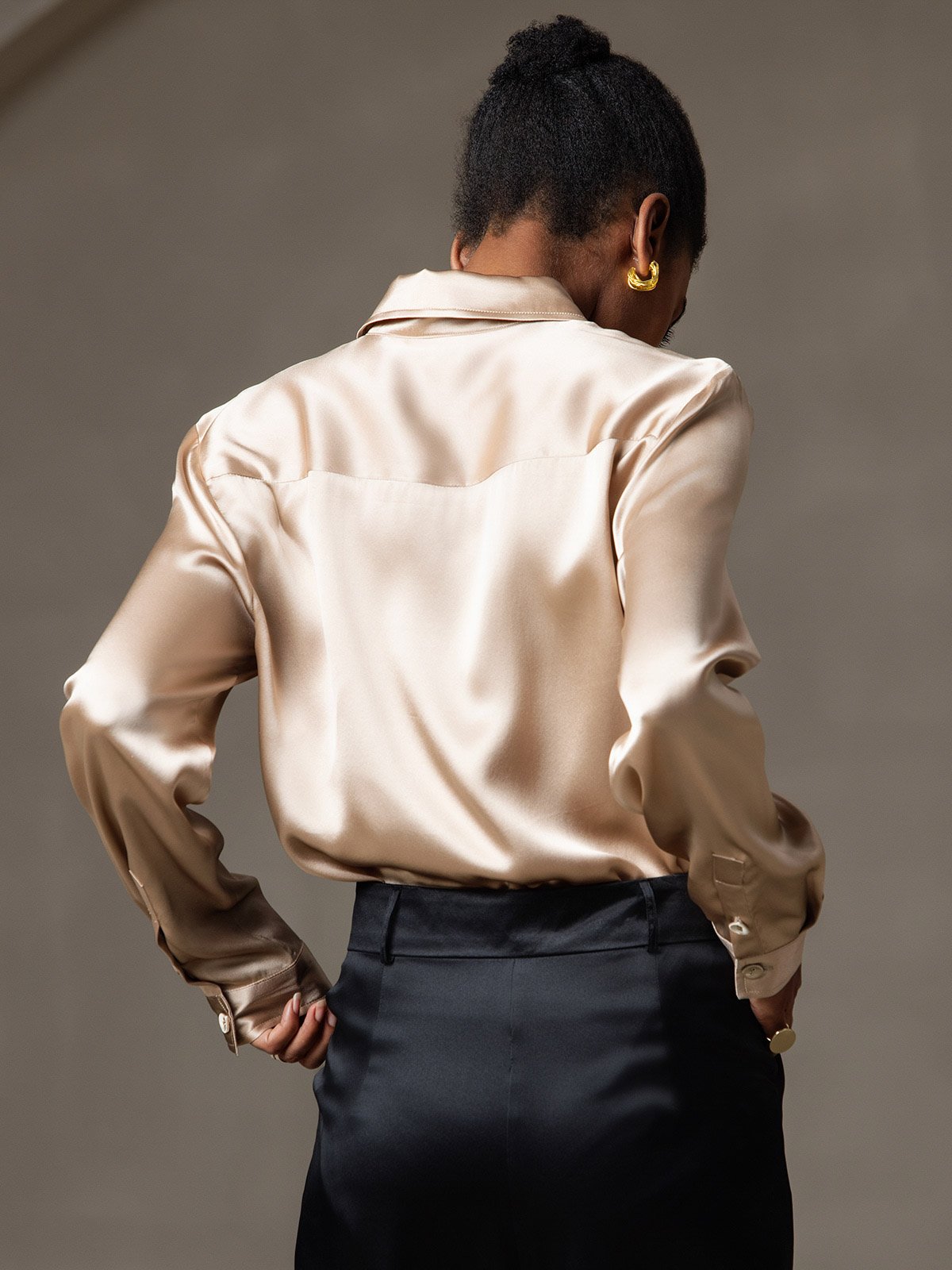 SilkSilky Women's Silk Tailored Shirt, 19-Momme, Champagne / M(8/10) SilkSilky Women's Silk Tailored Shirt, 19-Momme, Champagne / M(8/10)