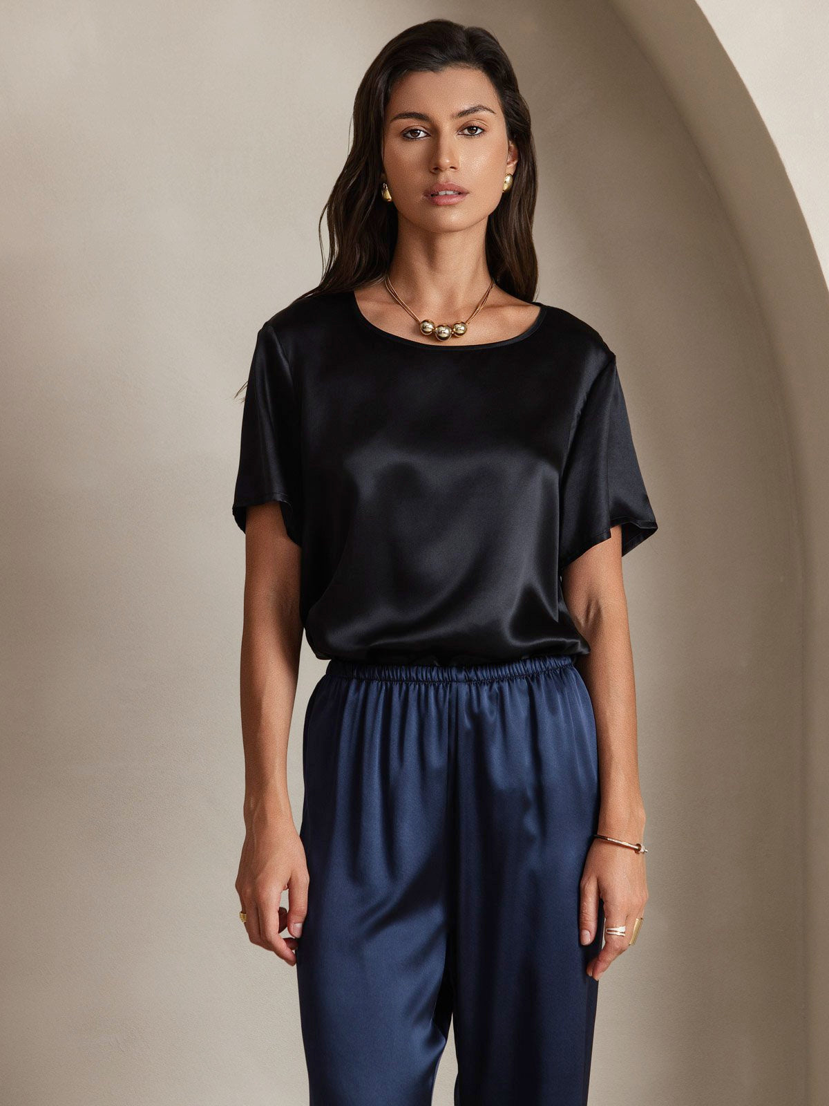 SilkSilky  Pure Silk Short Sleeve Round Neck Women's T-Shirt Black 003