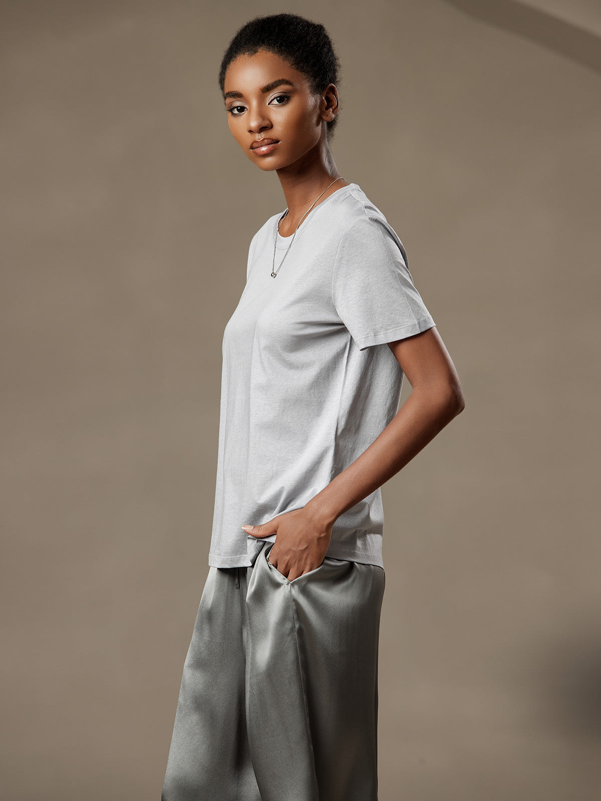 [Silver] SilkSilky Silk Knitted Short Sleeve Round Neck Women's T-Shirt 003