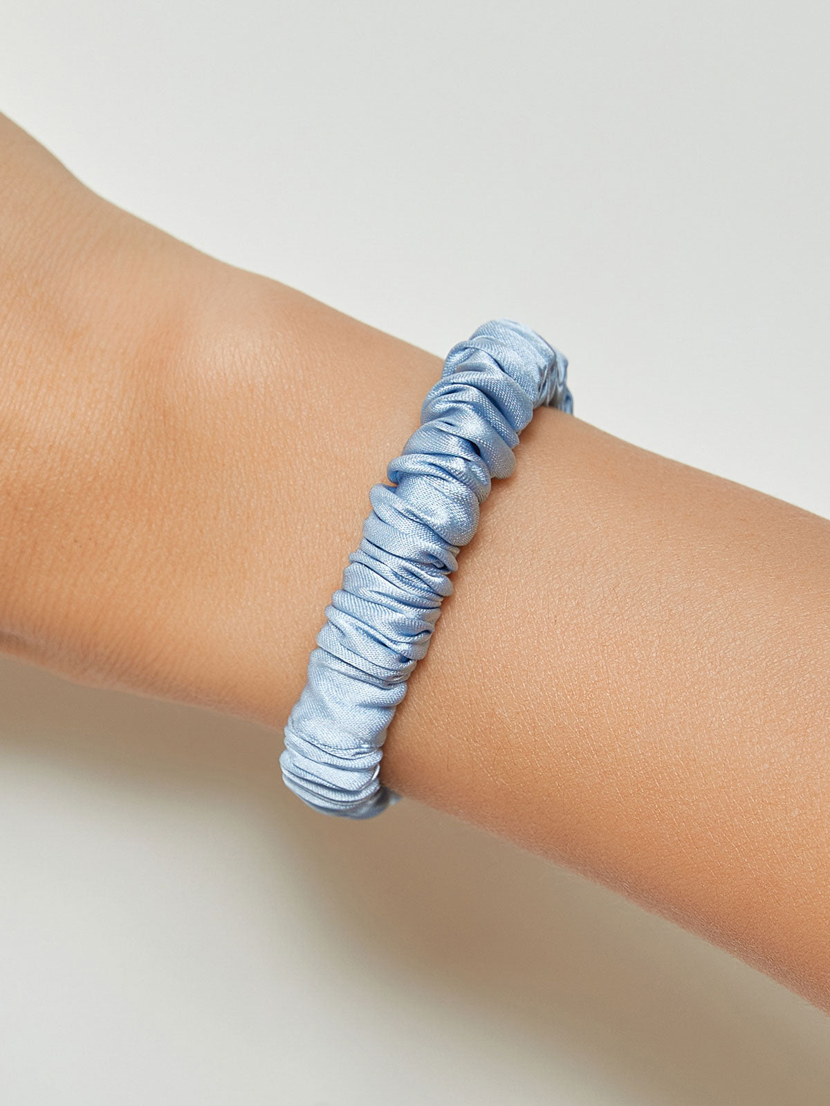 [Sky Blue] SilkSilky 19Momme Pure Silk Scrunchie 001