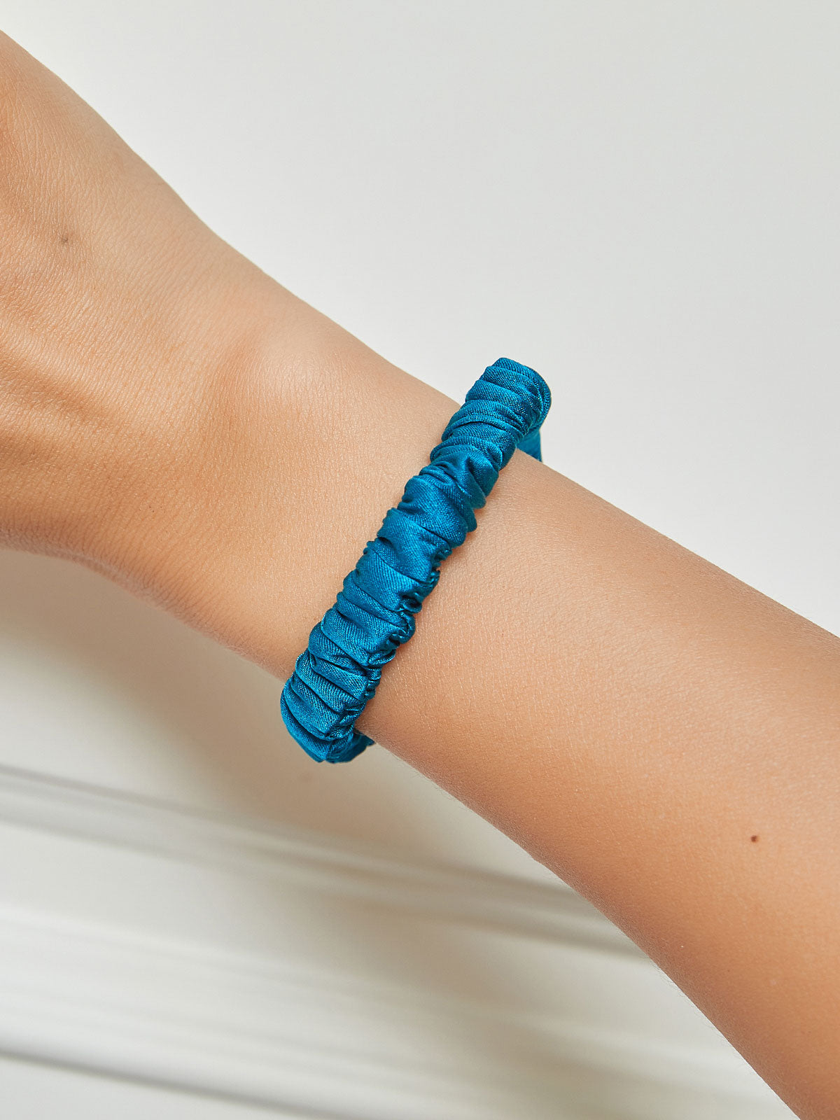 [Teal] SilkSilky 19Momme Pure Silk Scrunchie 001