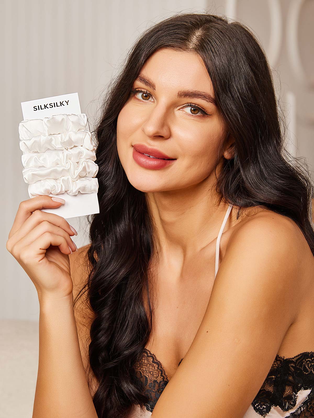 [White] SilkSilky 19Momme Pure Silk Scrunchie 001