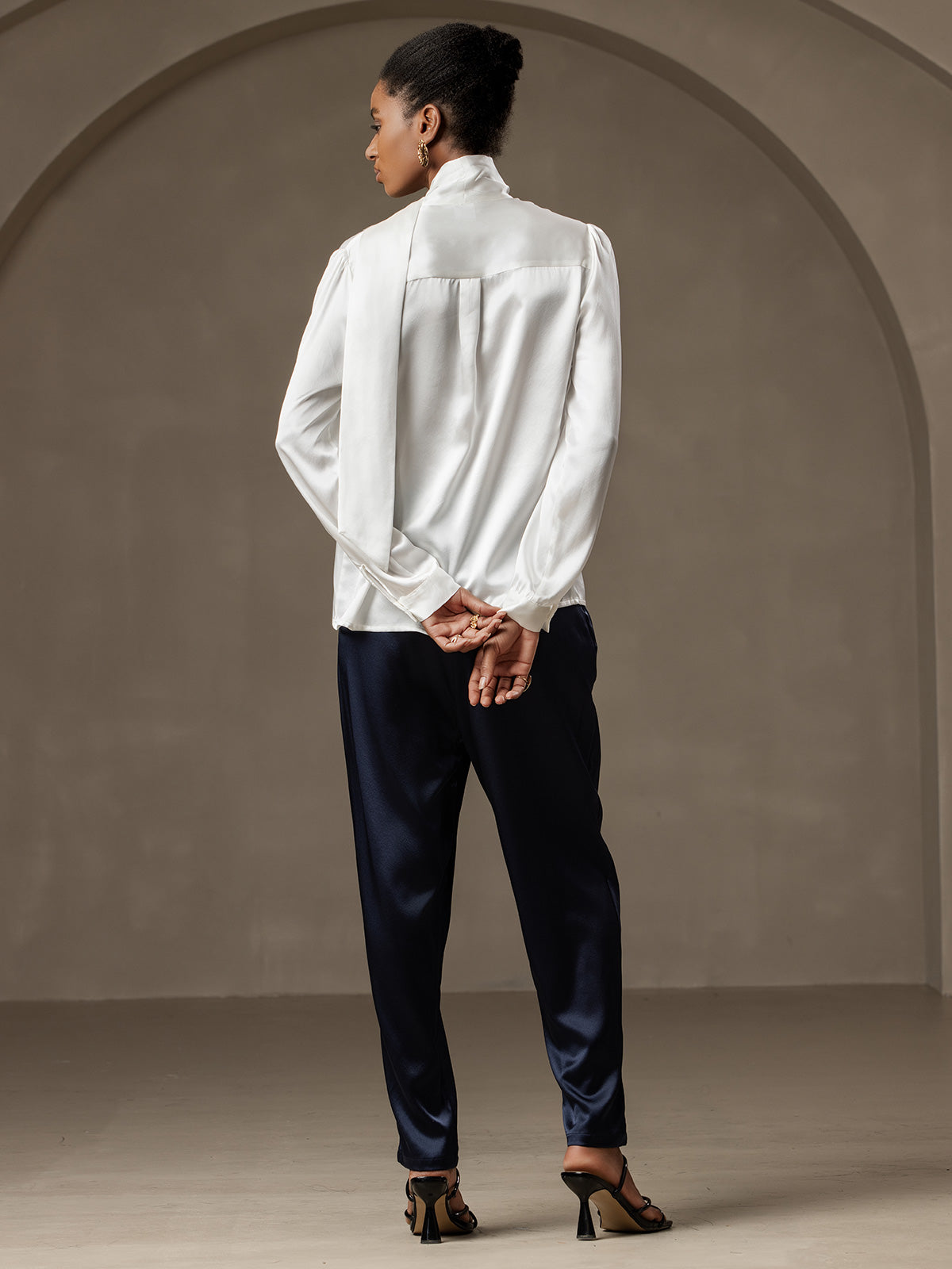 [White] SilkSilky 19Momme Silk Long Sleeve Tie Neck Women's Shirt 002