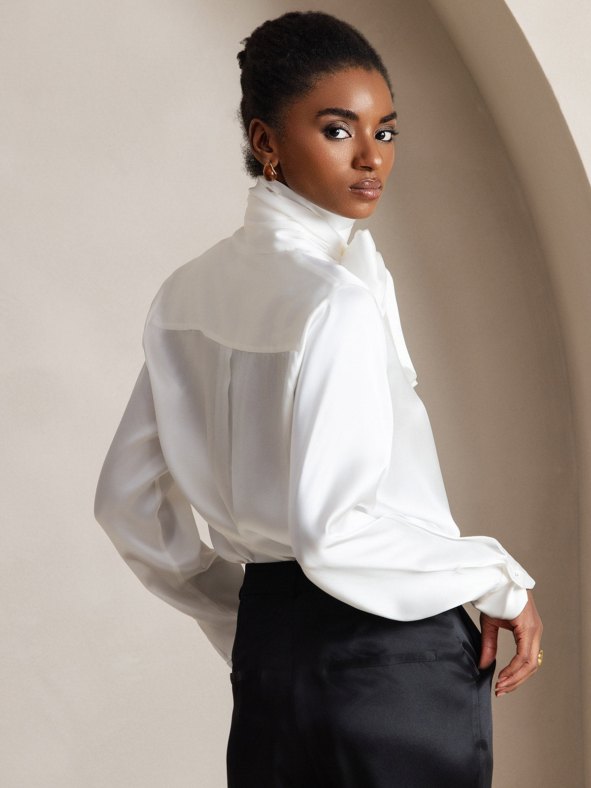 [White] SilkSilky 19Momme Silk Long Sleeve Tie Neck Women's Shirt 004