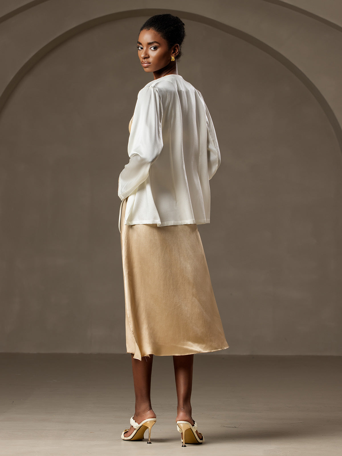 [White] SilkSilky 19Momme Silk Long Sleeve Womens Outerwear 002
