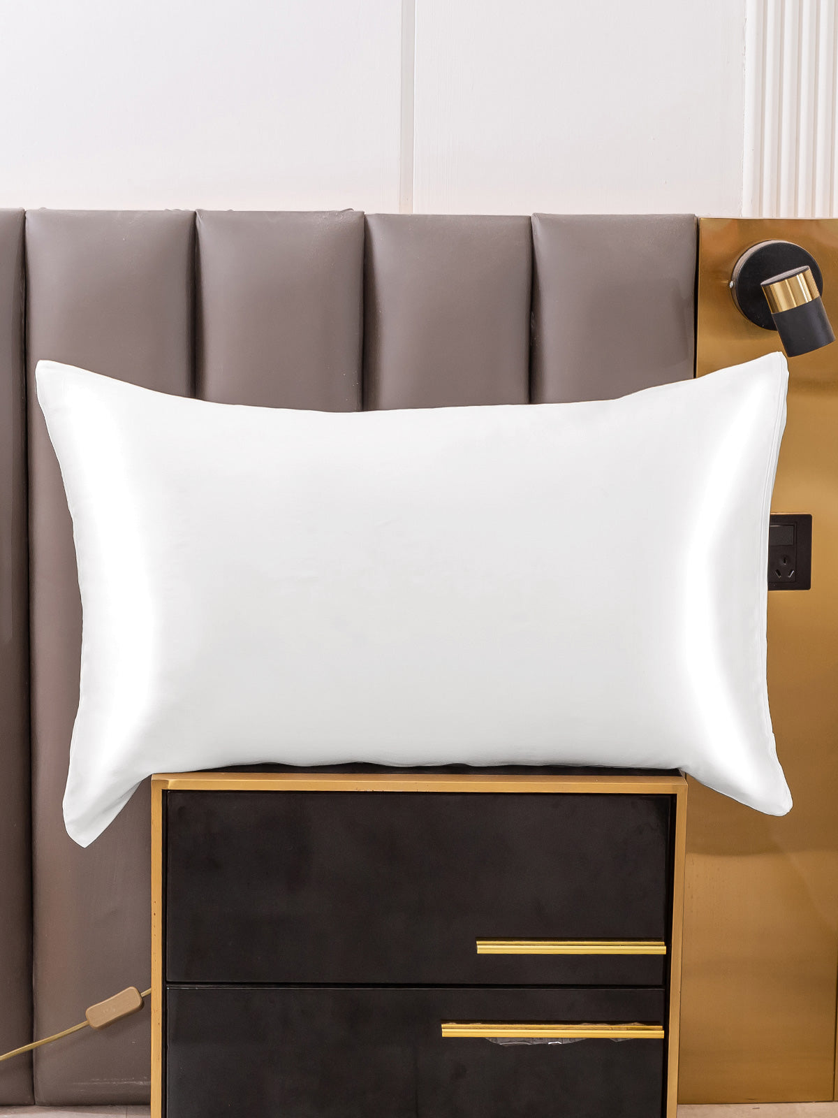 [White] SilkSilky 22Momme Pure Silk Pillowcase 004