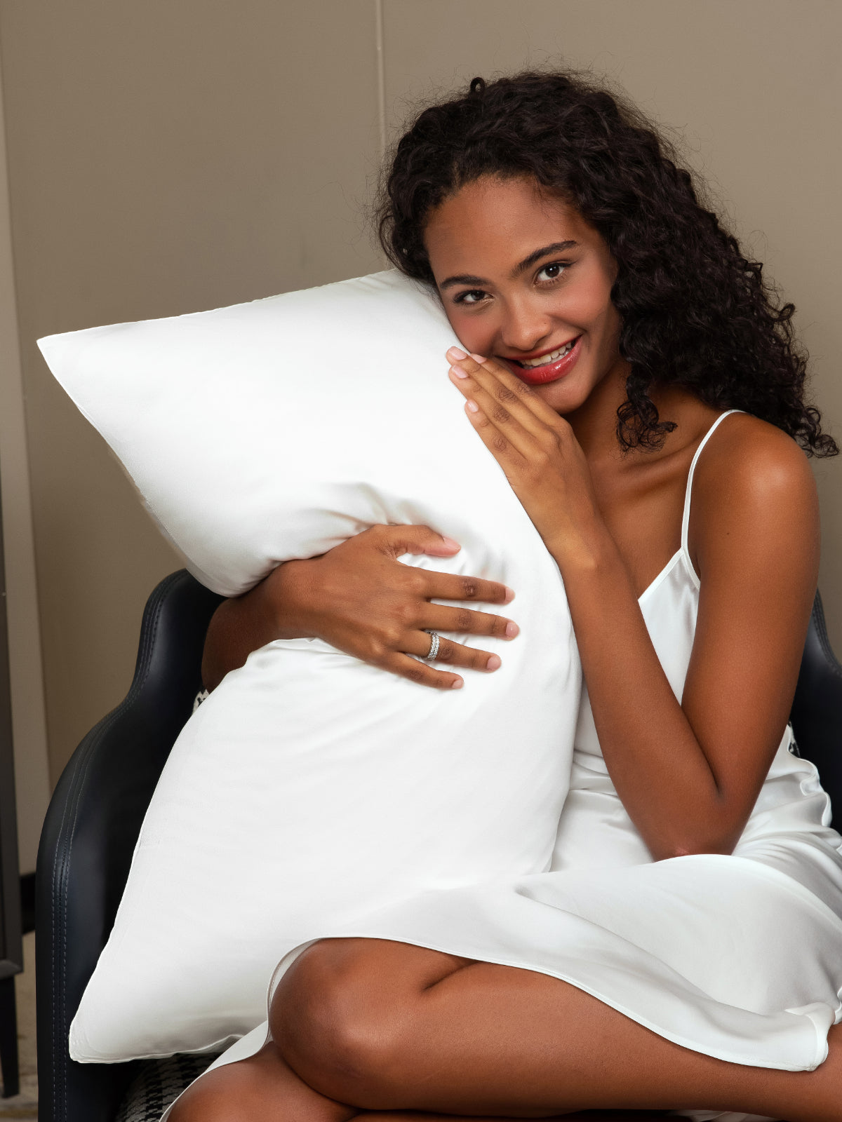 [White] SilkSilky 30Momme Pure Silk Pillowcase 001