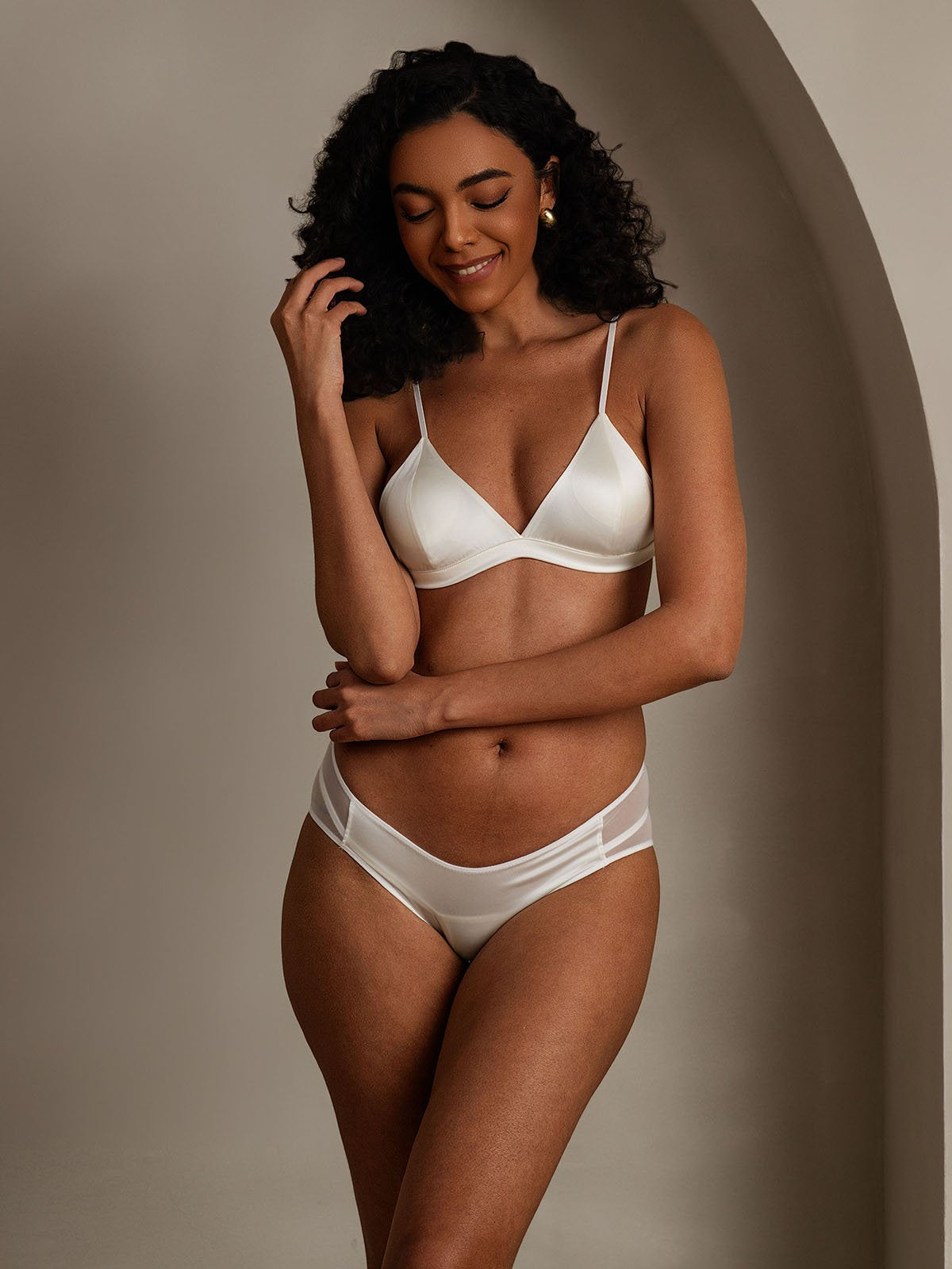 [White] SilkSilky Pure Silk Bra&Panty Set 004
