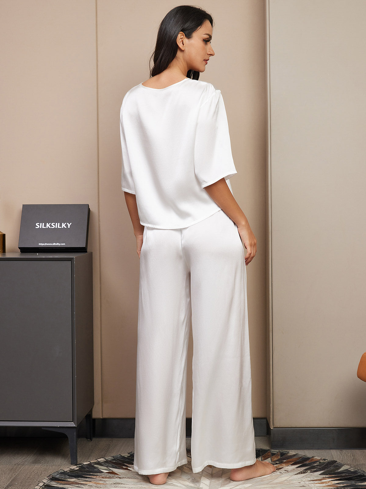 [White] SilkSilky  Pure Silk Round Neck Women's Pajamas 002