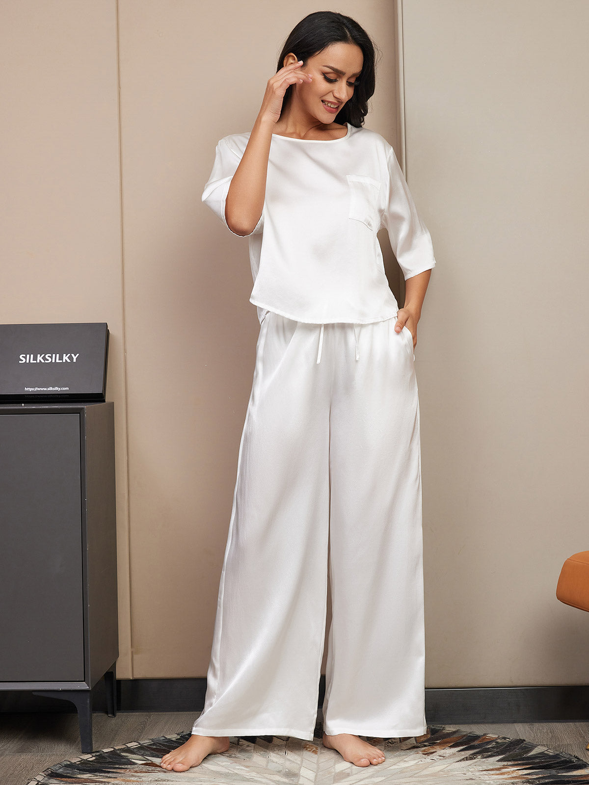 [White] SilkSilky  Pure Silk Round Neck Women's Pajamas 004