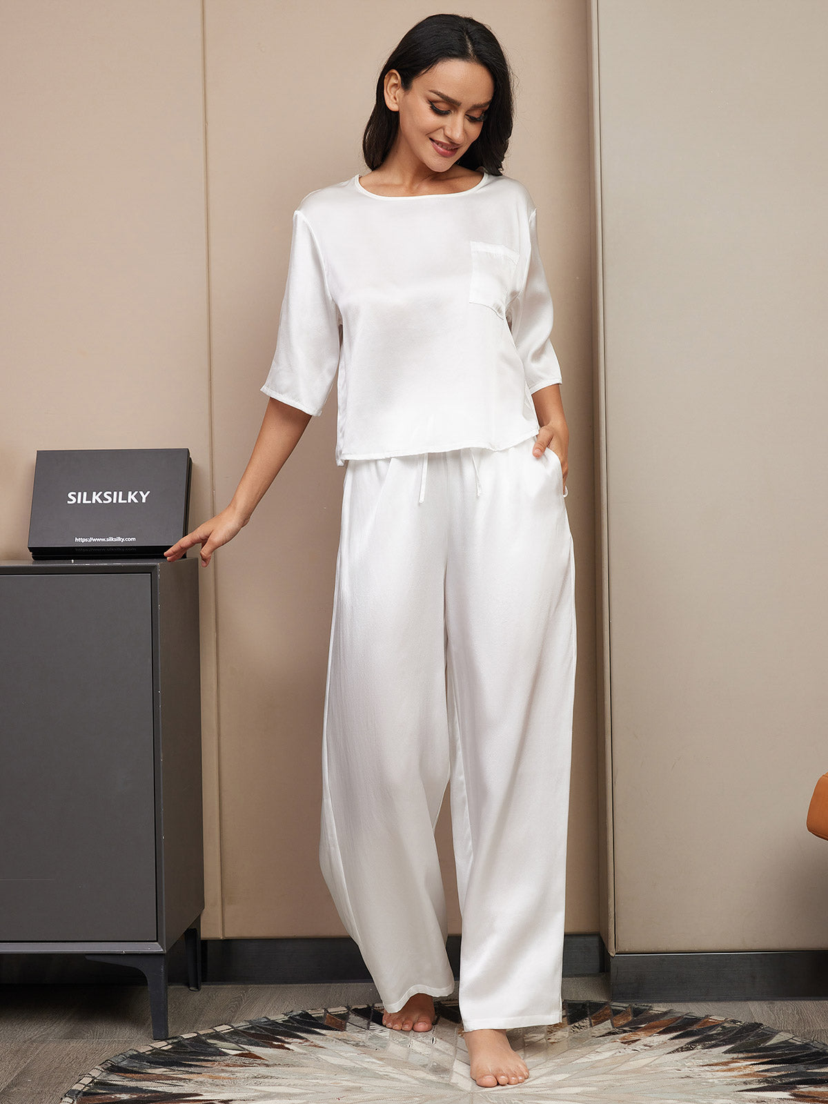 [White] SilkSilky  Pure Silk Round Neck Women's Pajamas 005