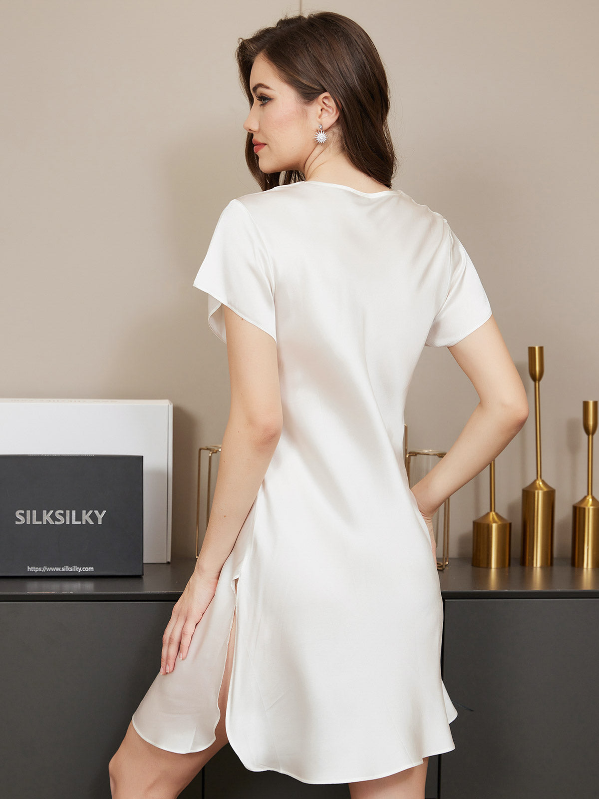 [White] SilkSilky Pure Silk Short Sleeve Sweetheart Neck Nightgown 002