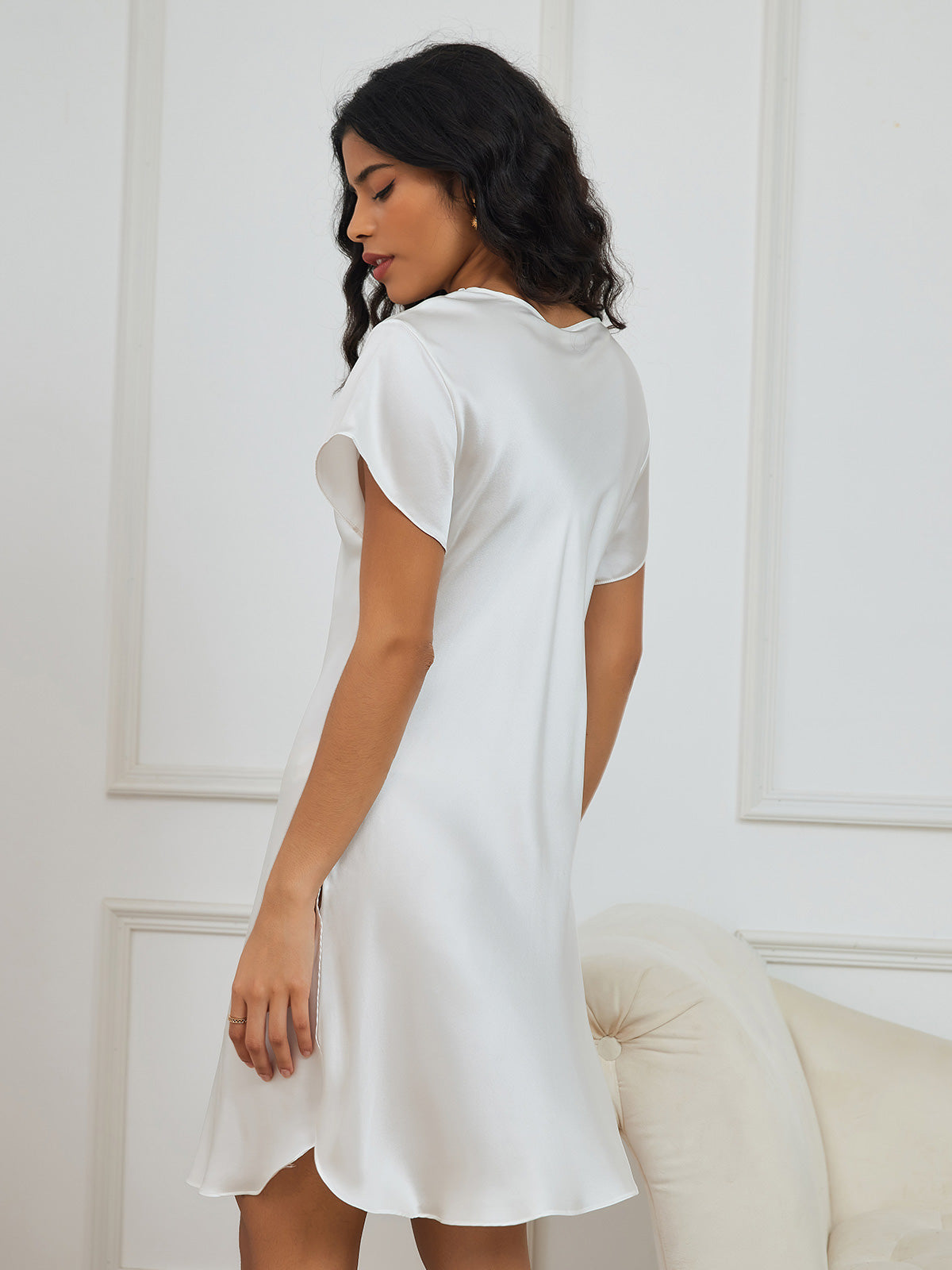 [White] SilkSilky Pure Silk Short Sleeve Sweetheart Neck Nightgown 002