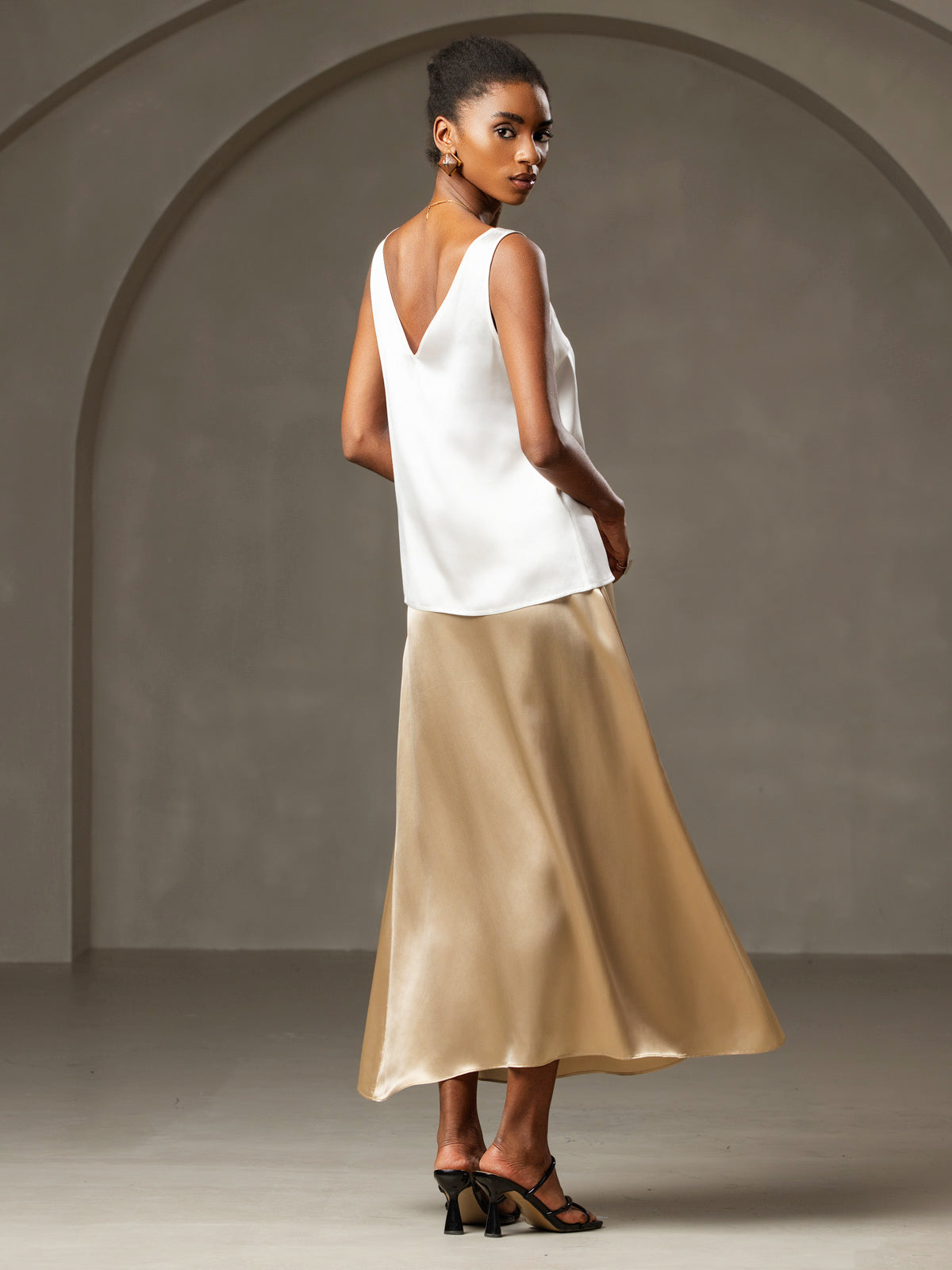 [White] SilkSilky Pure Silk Sleeveless V Neck Camisole Top 002