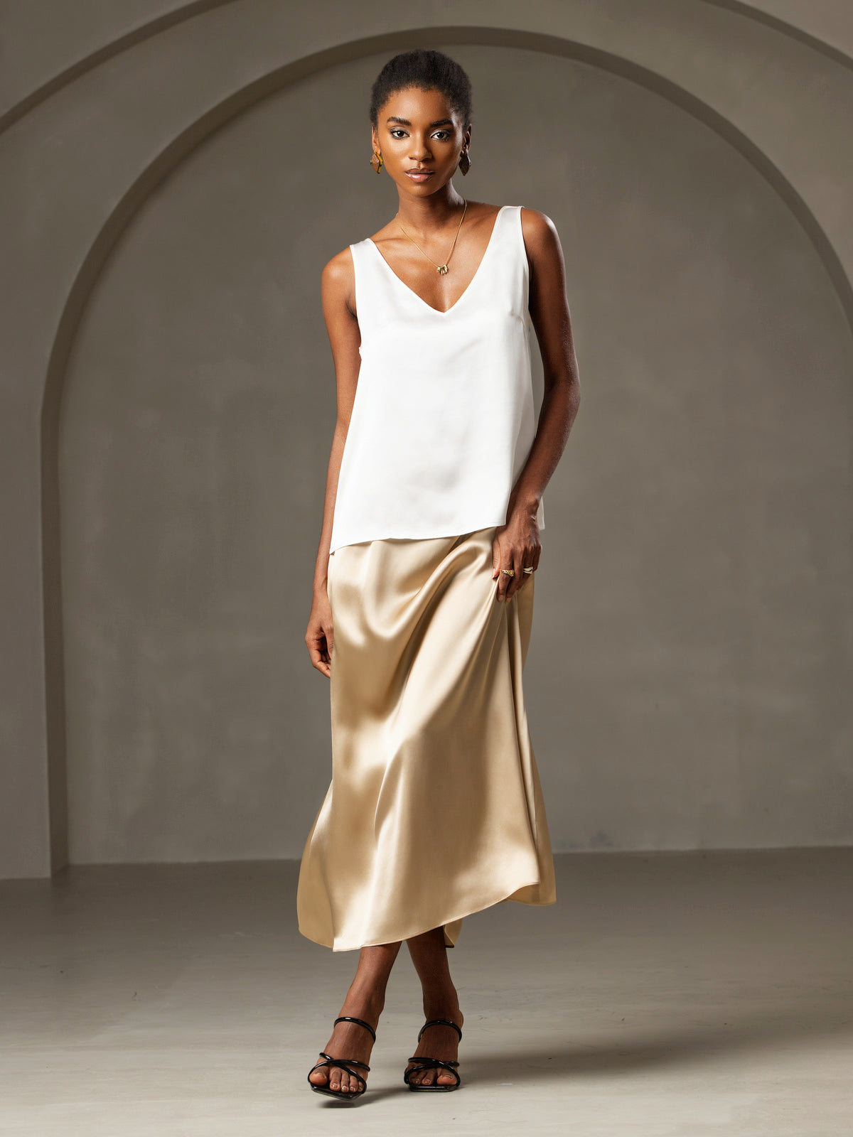 [White] SilkSilky Pure Silk Sleeveless V Neck Camisole Top 004