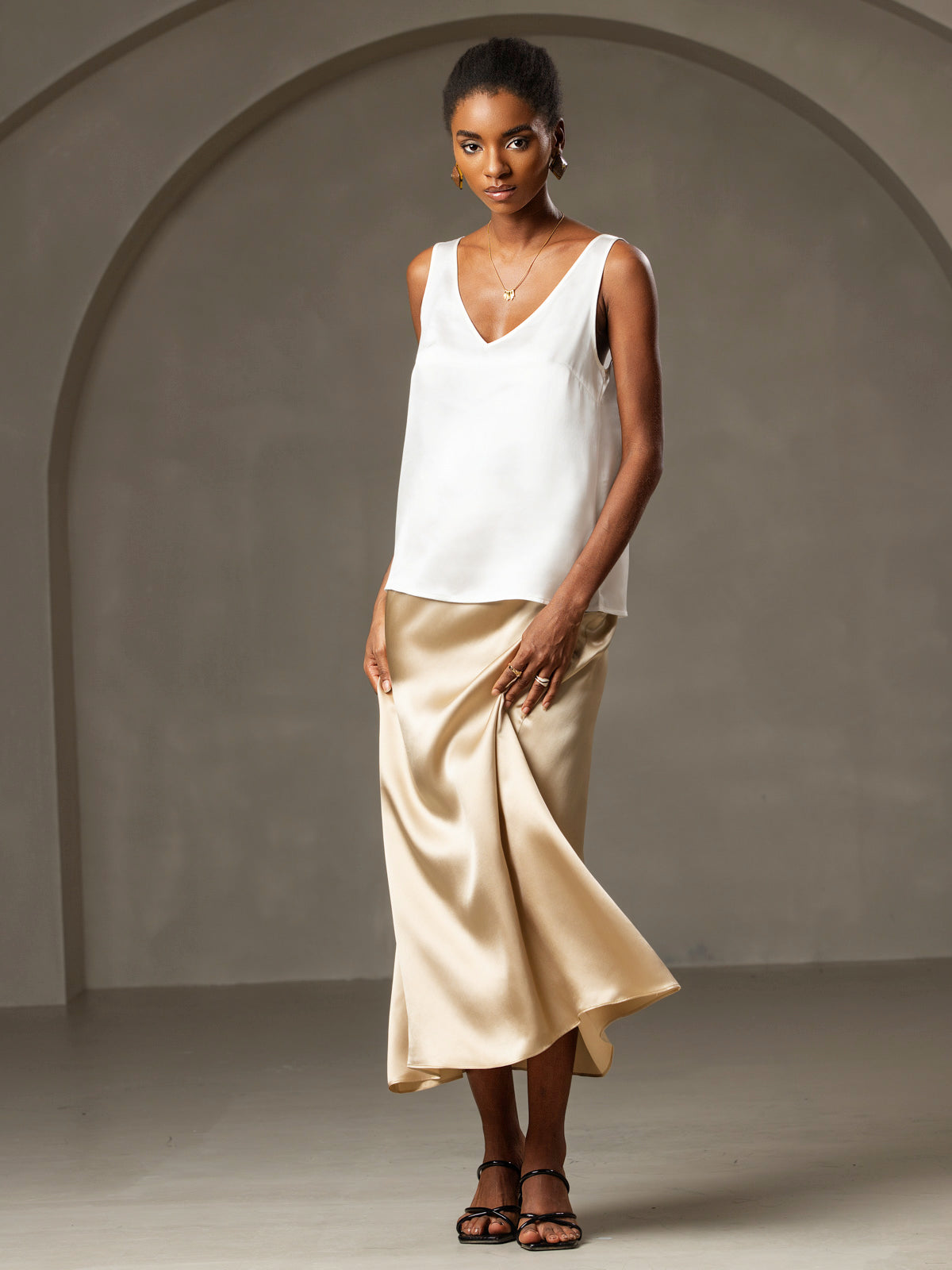 [White] SilkSilky Pure Silk Sleeveless V Neck Camisole Top 005