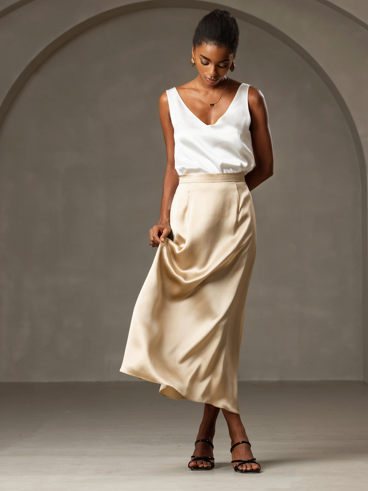 [White] SilkSilky Pure Silk Sleeveless V Neck Camisole Top 006