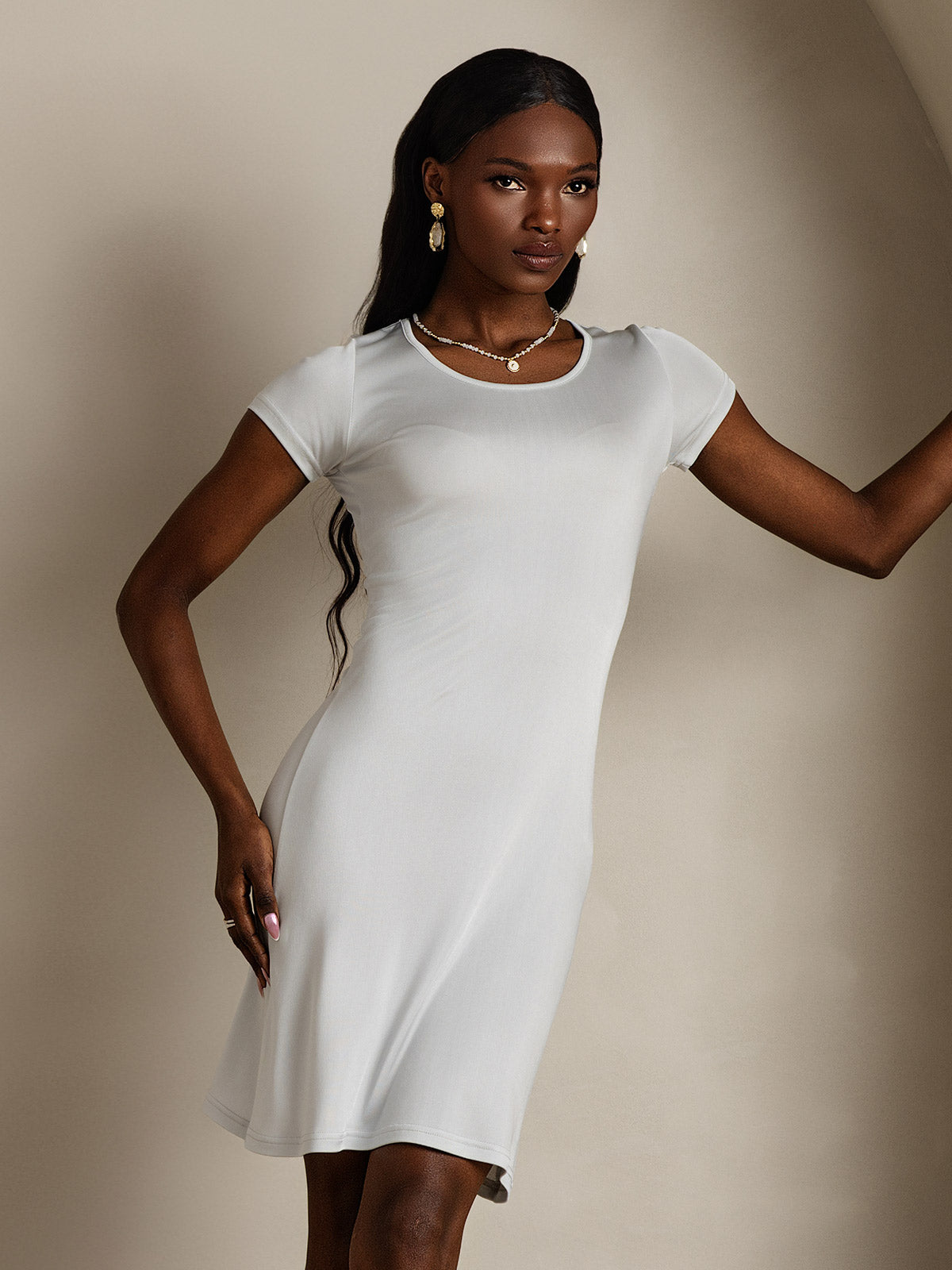 [White] SilkSilky Silk Knitted Short Sleeve Round Neck Nightgown 004