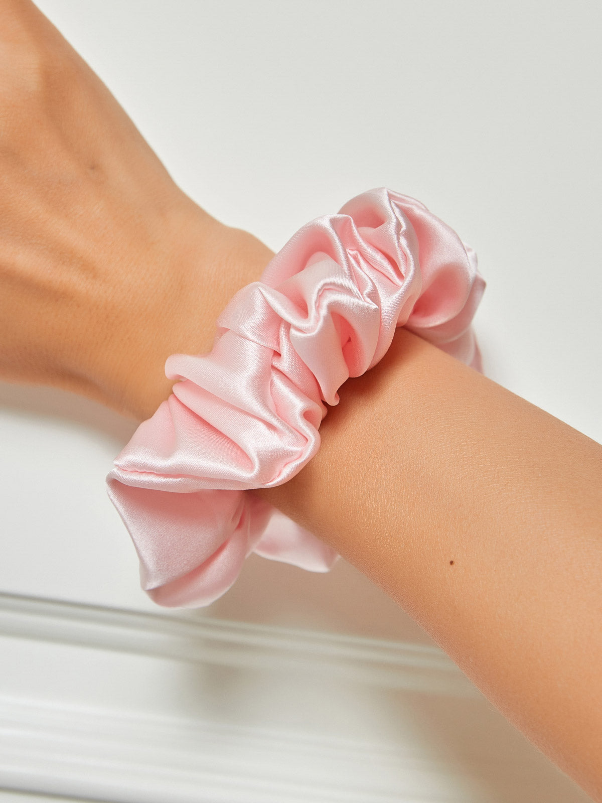 SilkSilky  19Momme Pure Silk Scrunchie LightPink 001