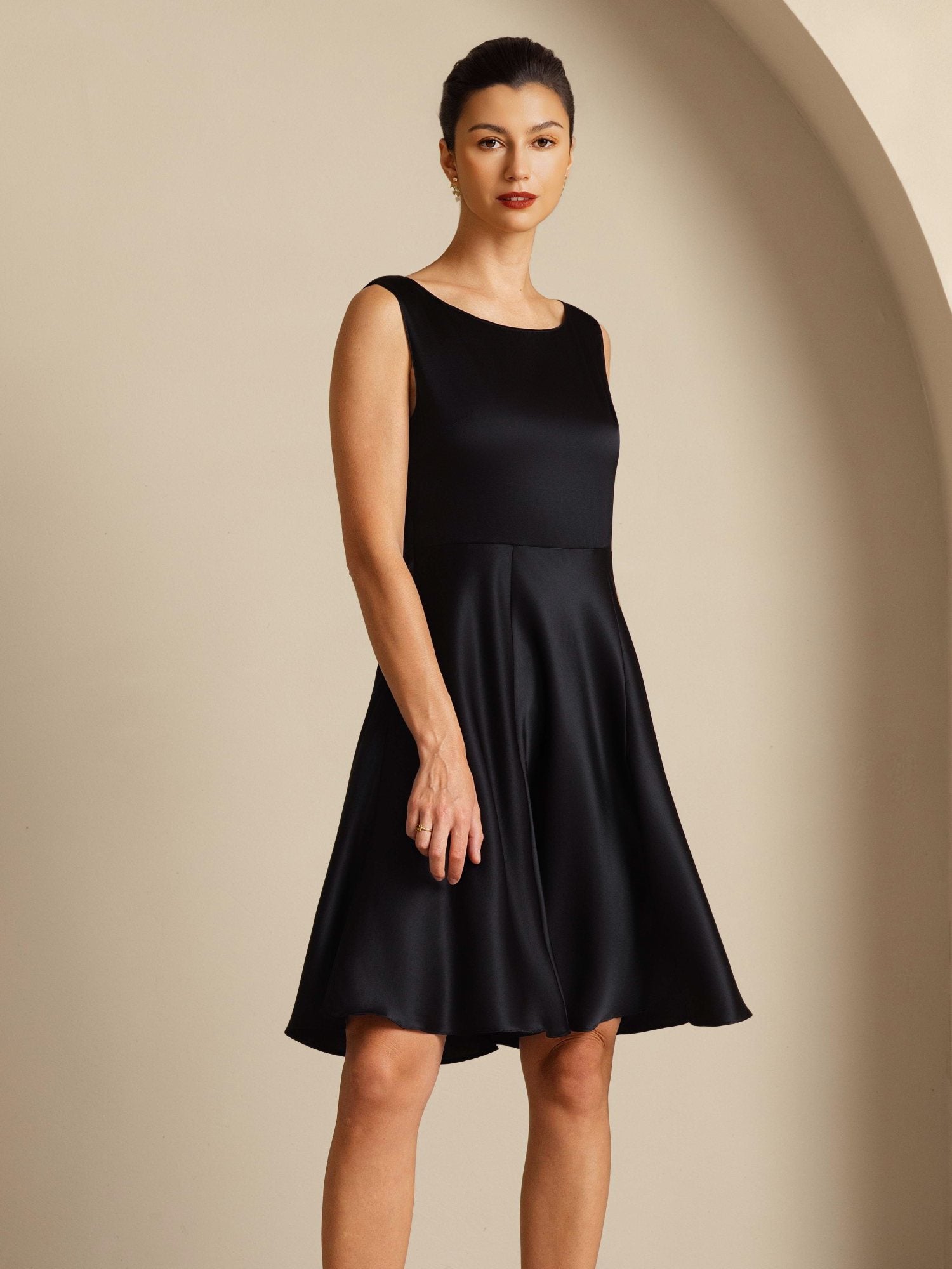 [Black] SilkSilky 19Momme Silk Sleeveless Round Neck Dress 004