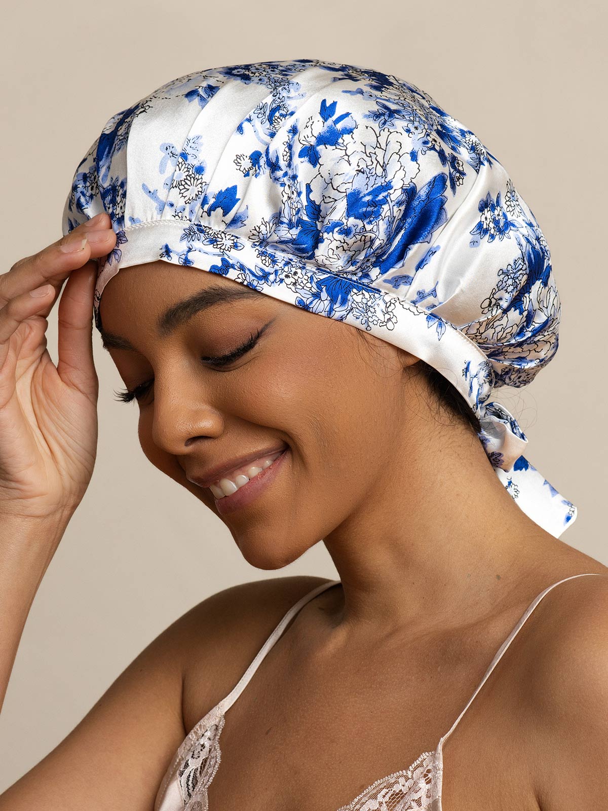 SilkSilky  Pure Silk Sleep Cap BlueandWhitePorcelain 001