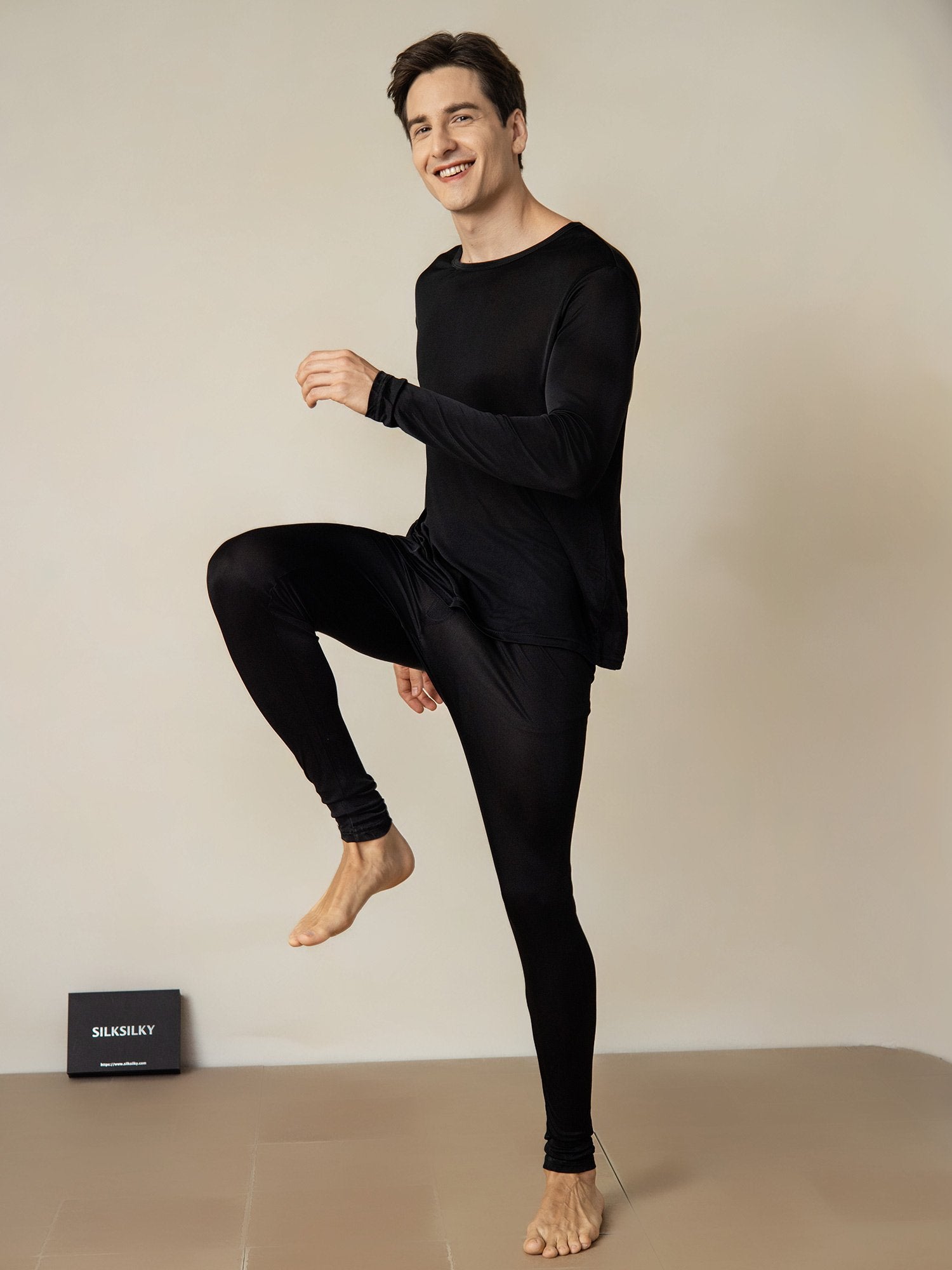 [Black] SilkSilky Silk Round Neck Men's Pajamas 002